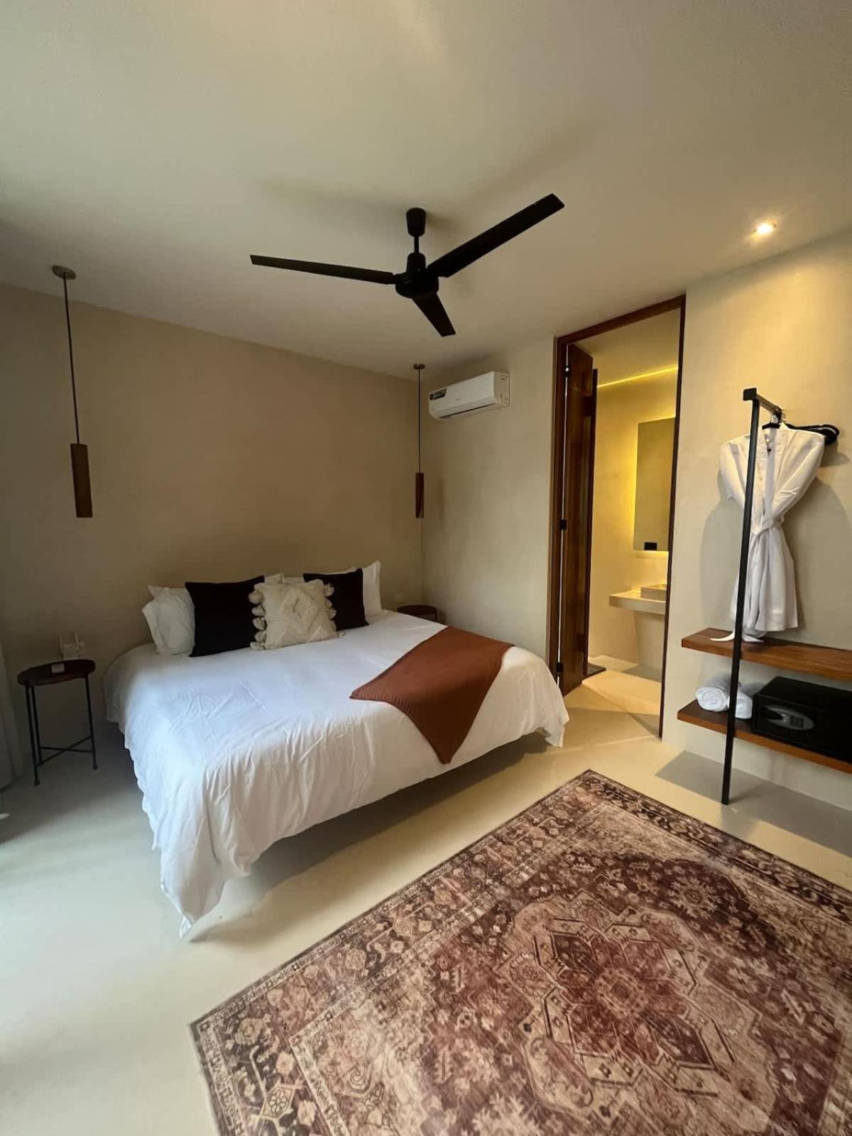 Holiday home Hacienda Babylon - 9 10 Pools Gym & Sauna