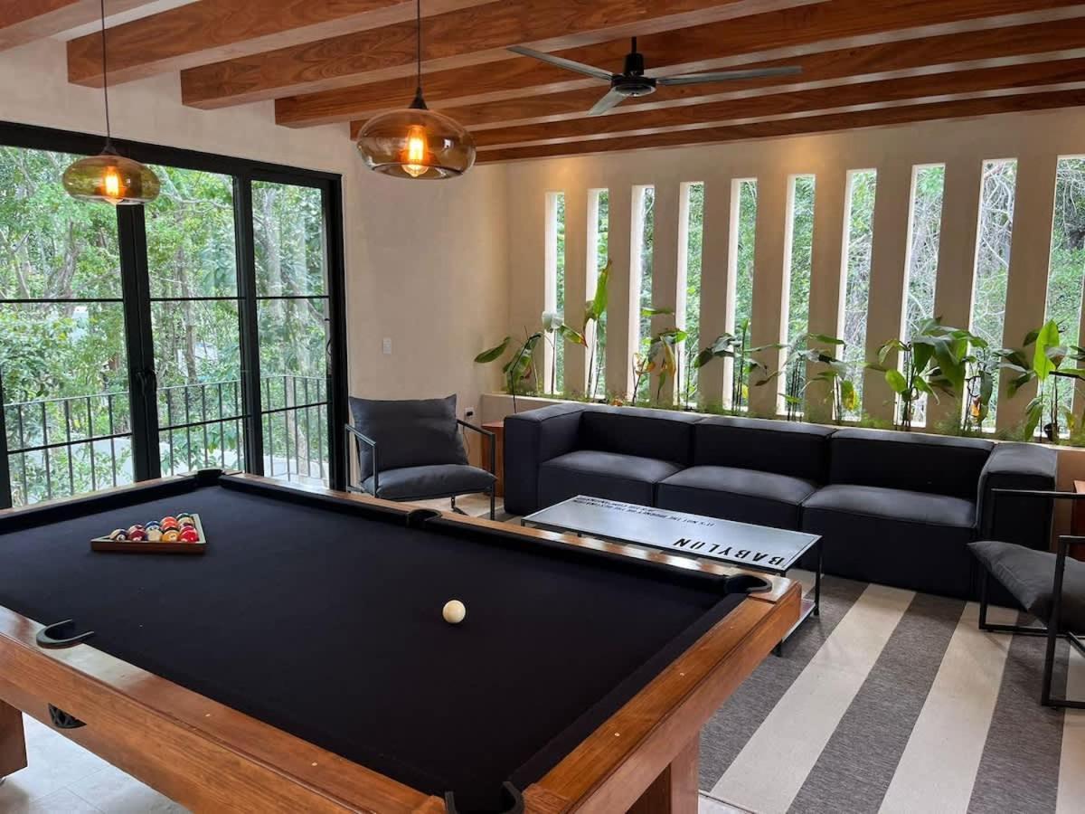 Hacienda Babylon - 9 10 Pools Gym & Sauna