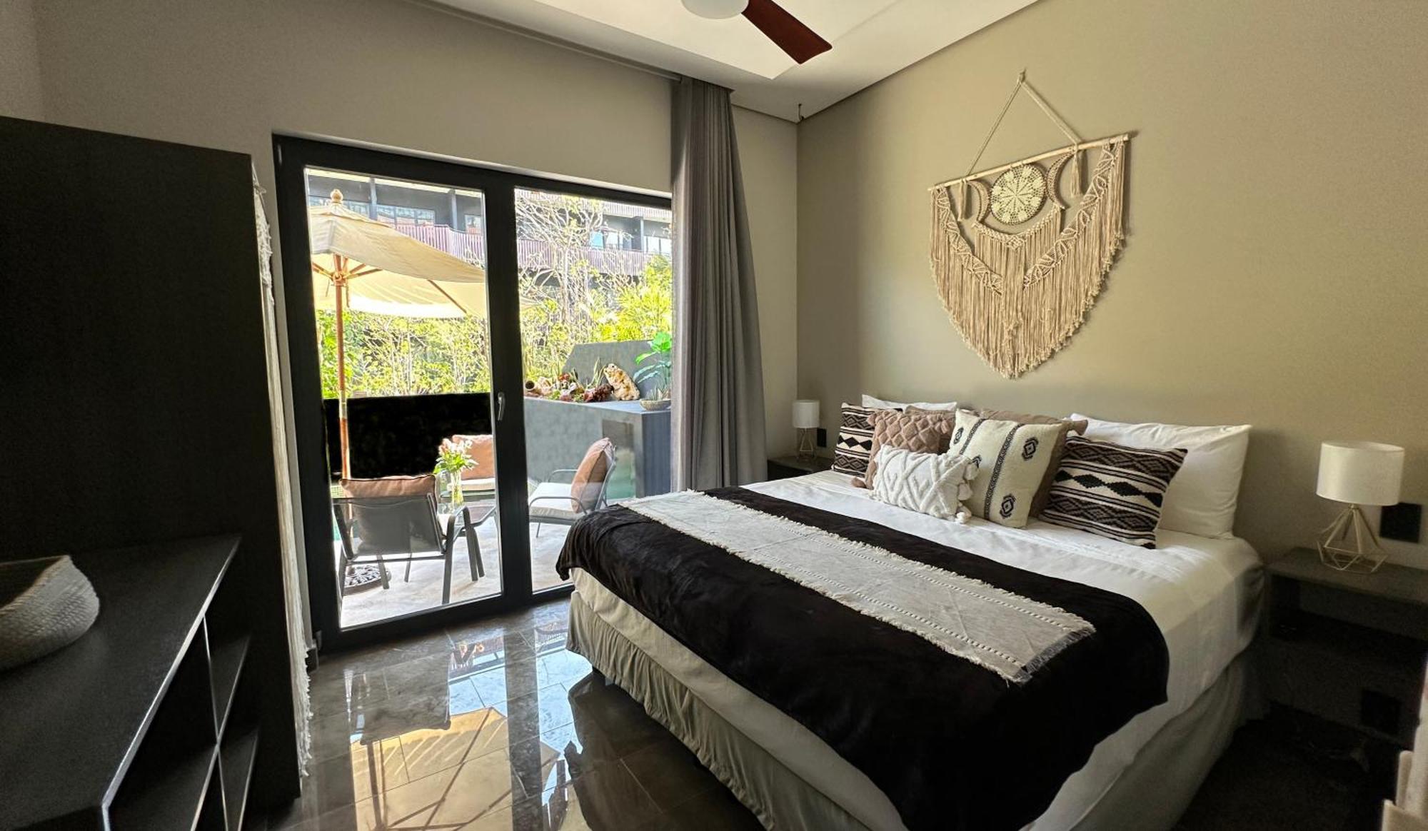 Private Pool In Zone - Club Apartment *