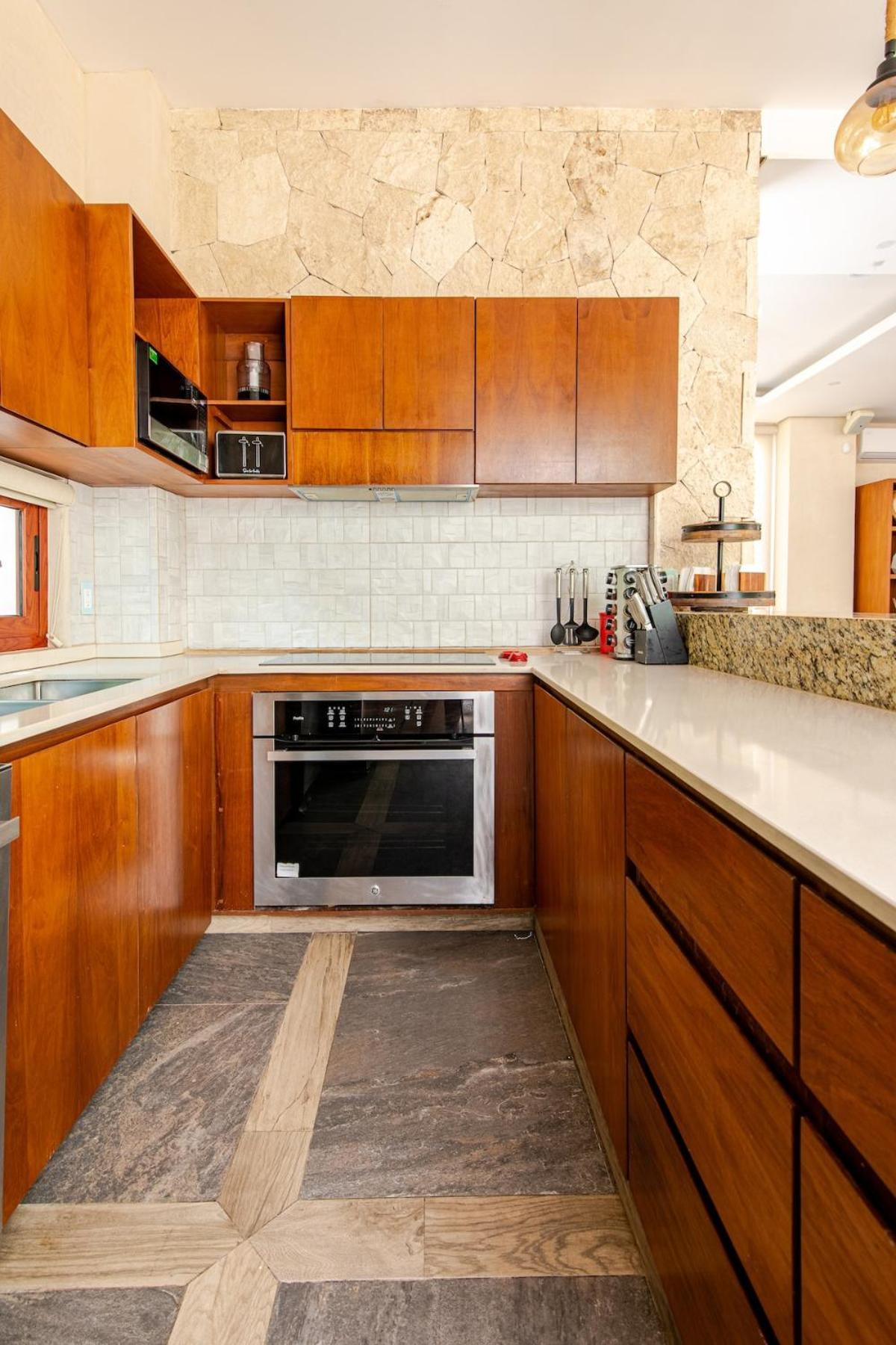 Wayak Luxury 5br Private Pool Gym, 24 7security