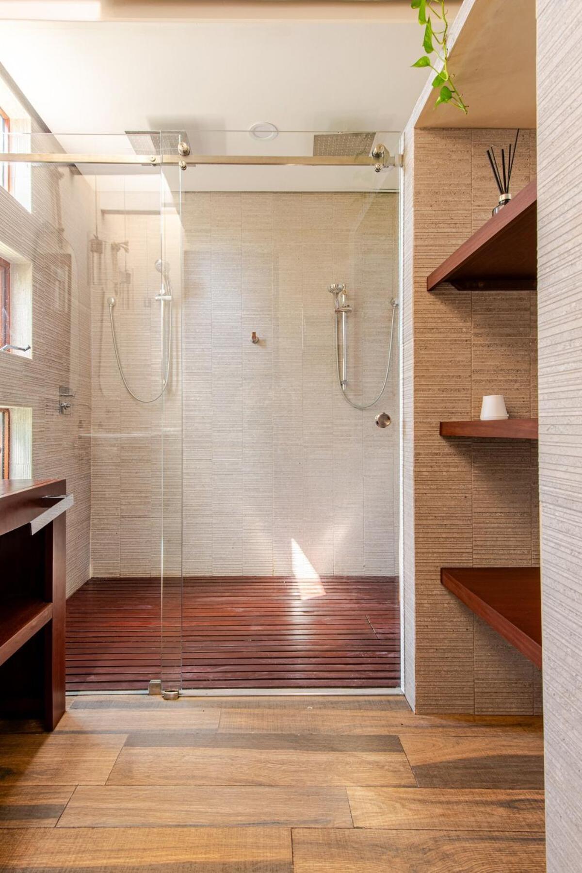 Wayak Luxury 5br Private Pool Gym, 24 7security *