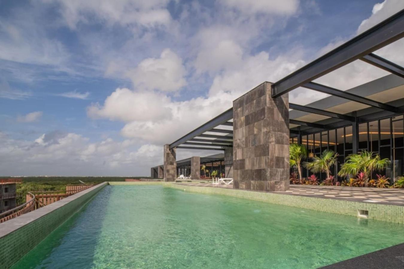 Amira Walking To The Tati Apartment *