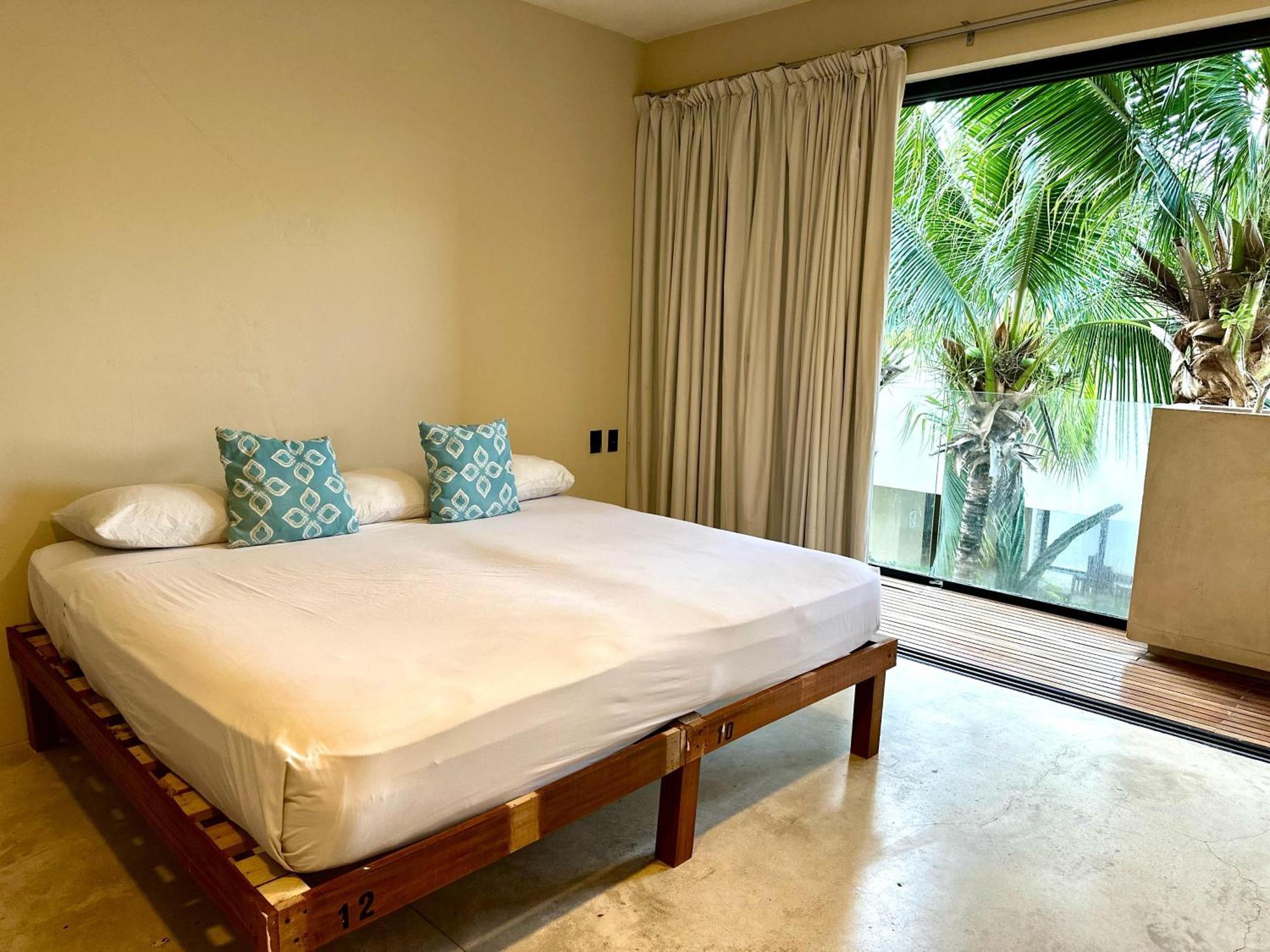 Moonshine & Hotel Tulum