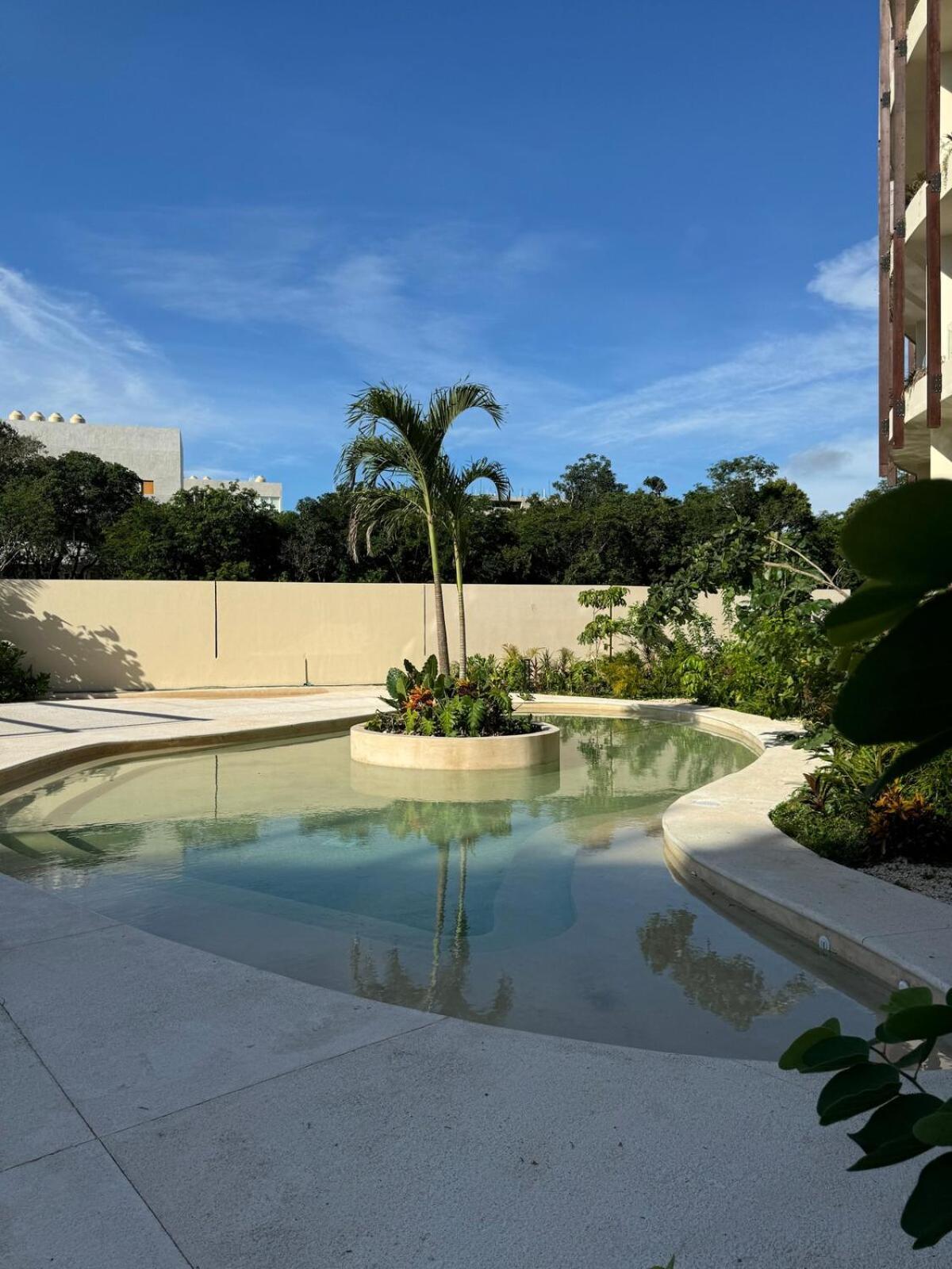 Luxurious Mistiq Gardensii Pool Beachclub * Tulum