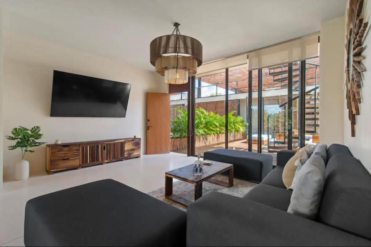 Vibe - Stylish 2br Ph With Private Pool