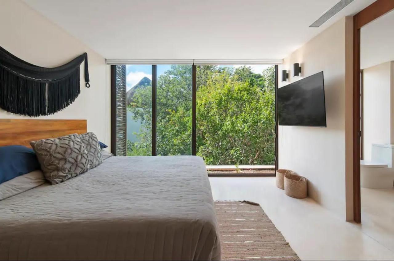 Vibe - Stylish 2br Ph With Private Pool