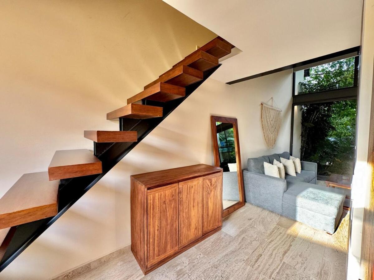 Beautiful Loft Minutes From The Sea! Apartment *