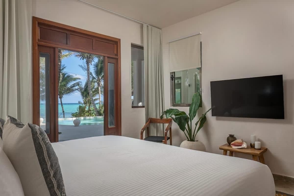 New 3br Private Beachfront With Pool At Soliman *