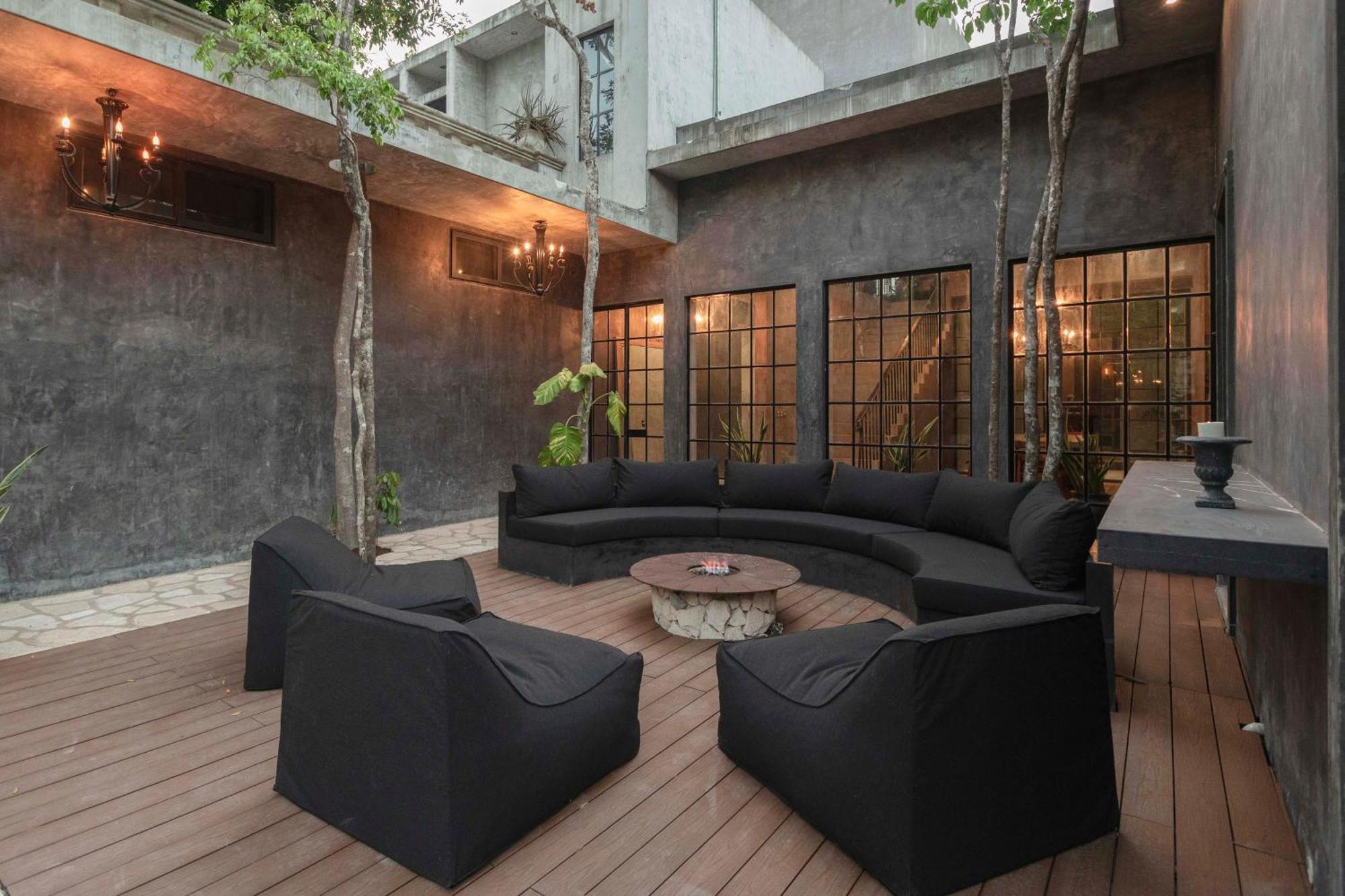 Casa Halo - Mansion, Nightclub, Pool, Sonos, Gated, Staff Pousada *