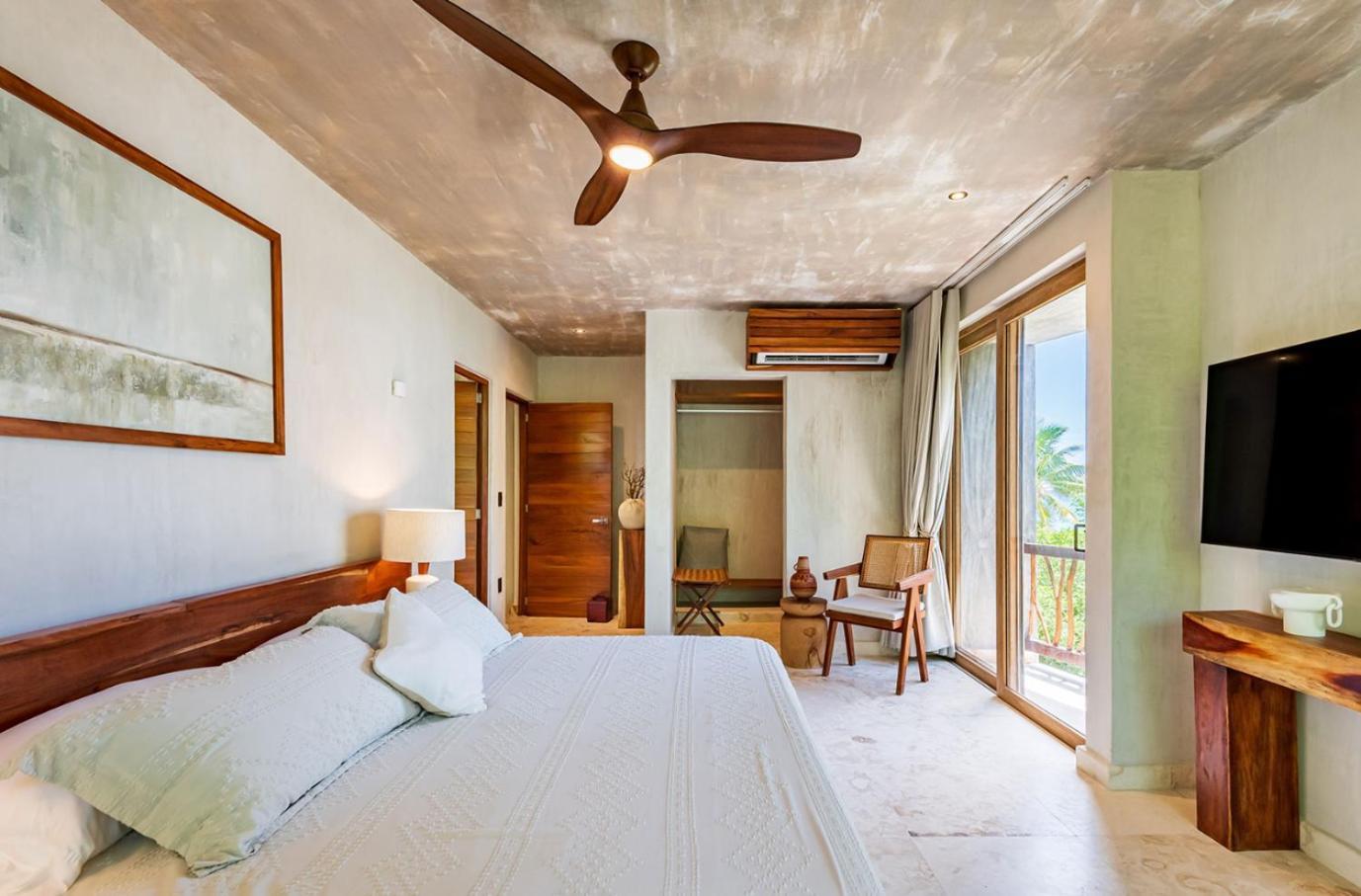 Villa Beachfront Tankah 3 For 18 Guests! *