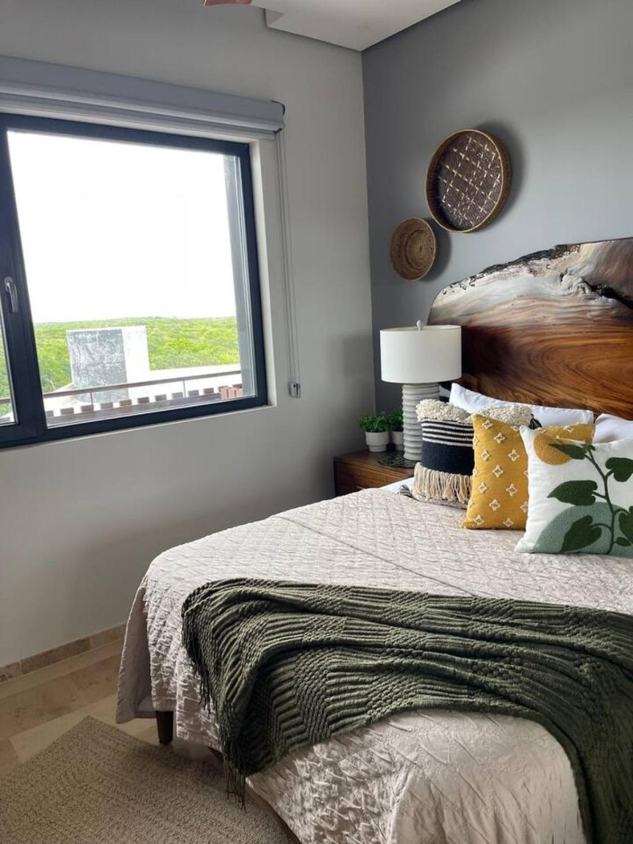 Apartment Luxury 3bd With Balcony And Rooftop Pool