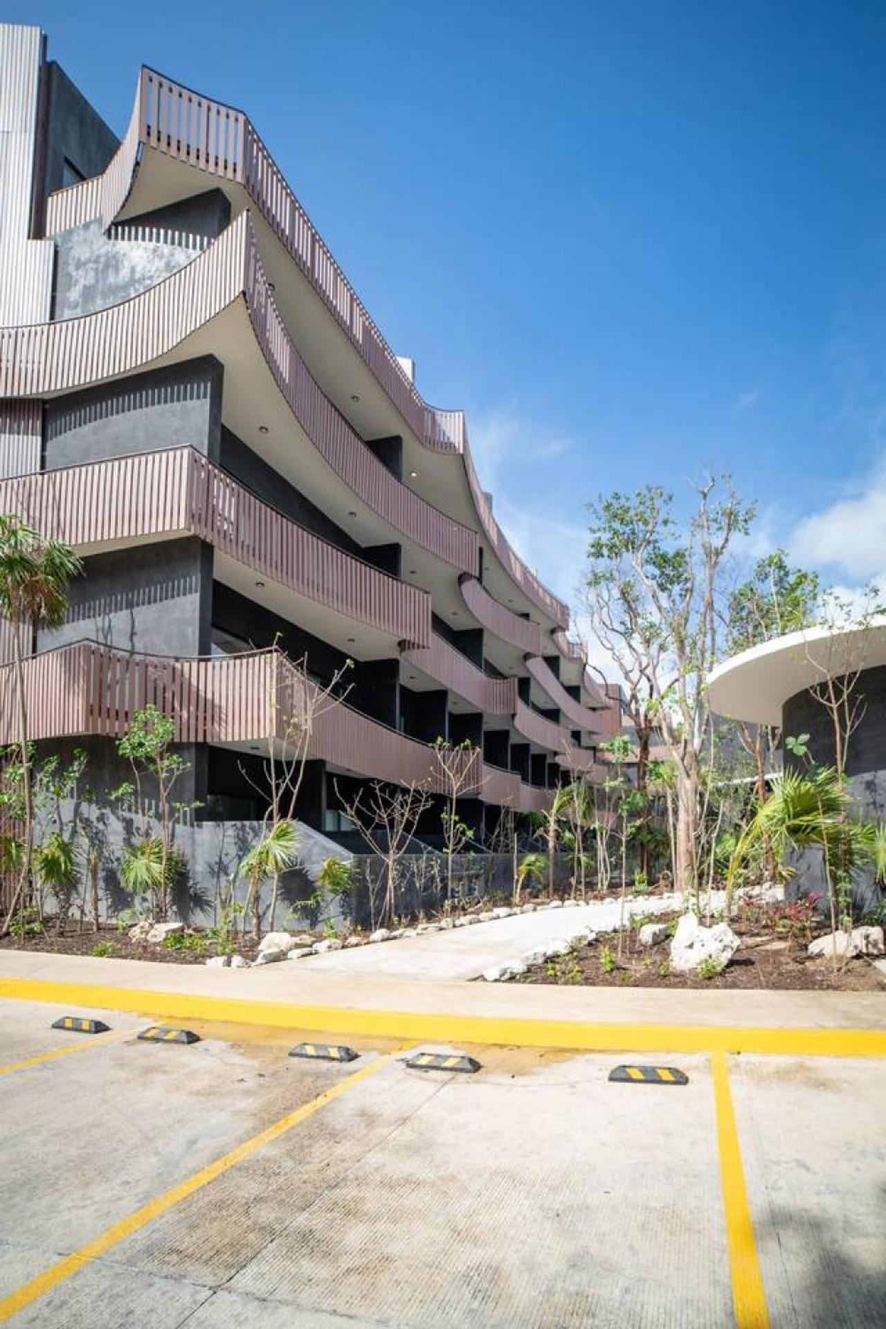 Luxury 3bd With Balcony And Rooftop Pool *