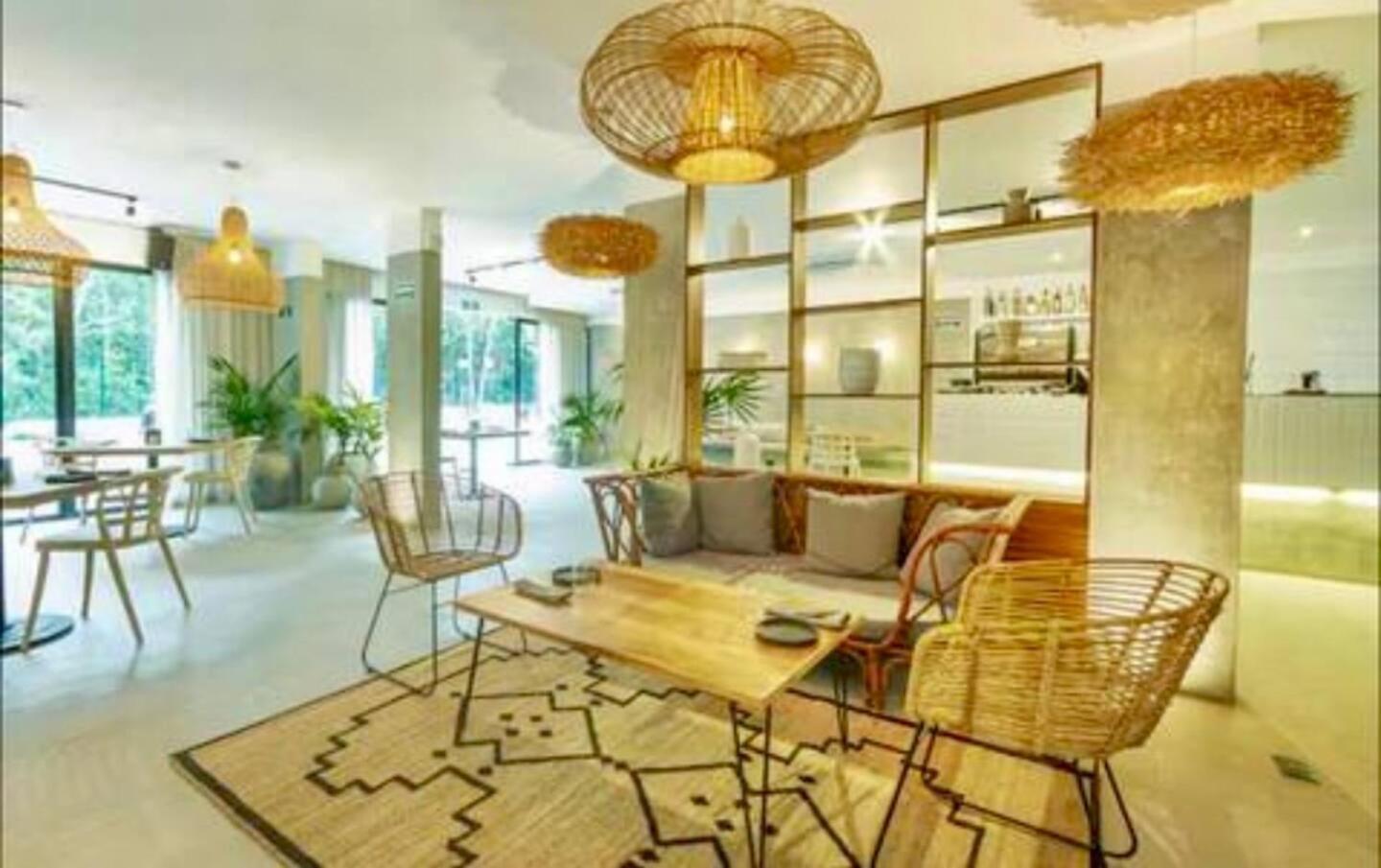 New! Modern Escape, Tuk Tierra In