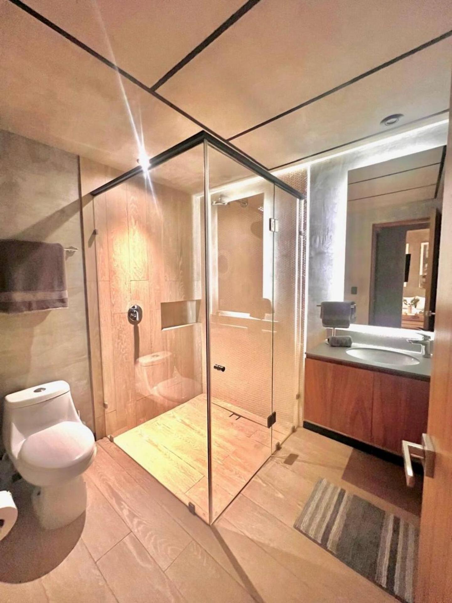 Apartment New! Modern Escape, Tuk Tierra In