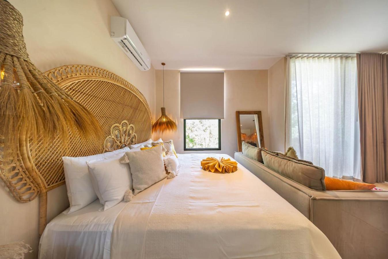 Two Level Penthouse W Rooftop Pool And Sunset Apartment *