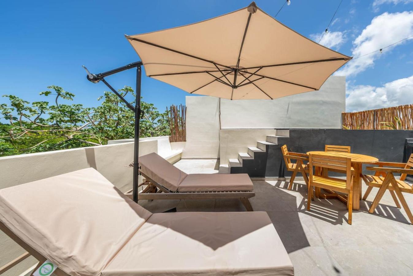 Apartment Two Level Penthouse W Rooftop Pool And Sunset *