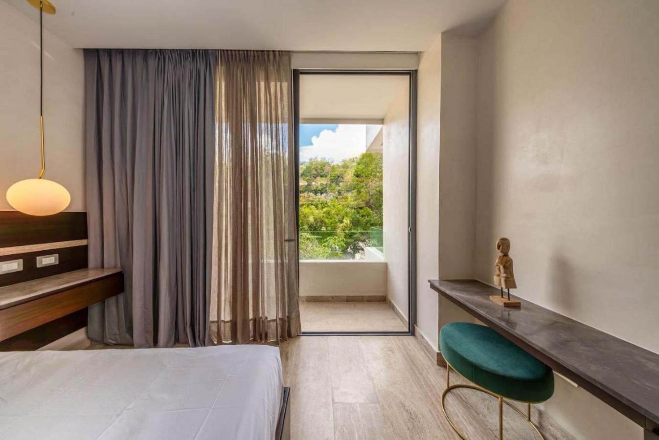 Elegant 2br W Rooftop Pool Close To * Tulum