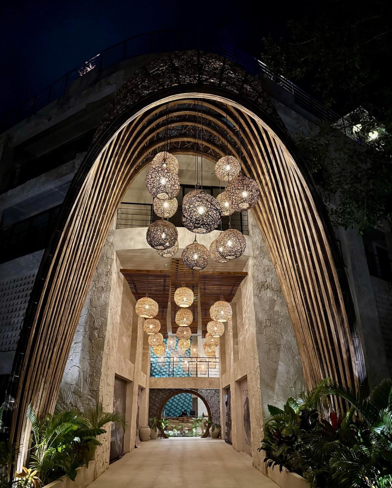 Downtown Penthouse With Private Pool, Rooftop Pool And Gym, Short Distance From Beaches, Restaurants & Nightlife