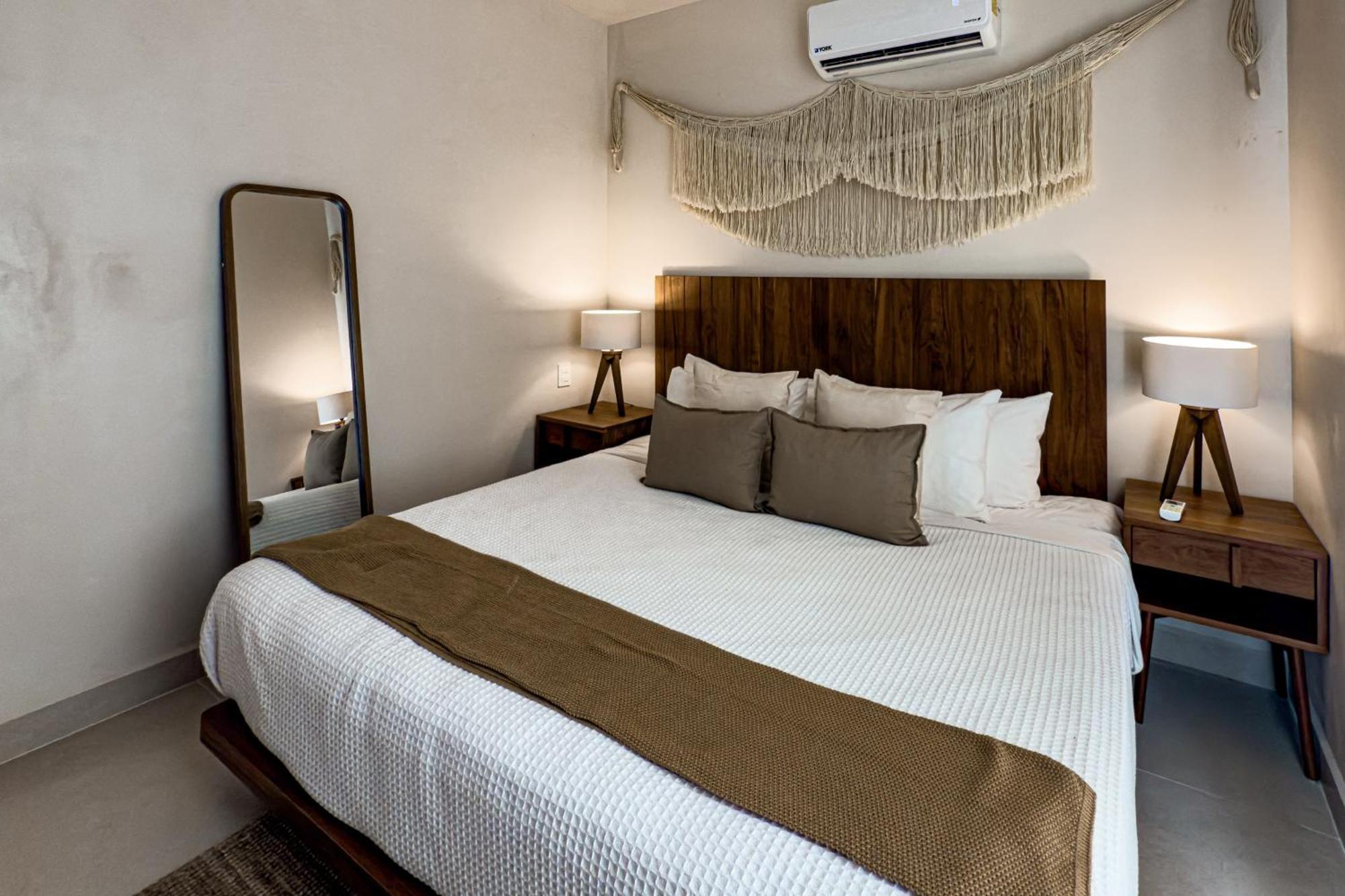 Paradise Awaits @ Tao Edena 32