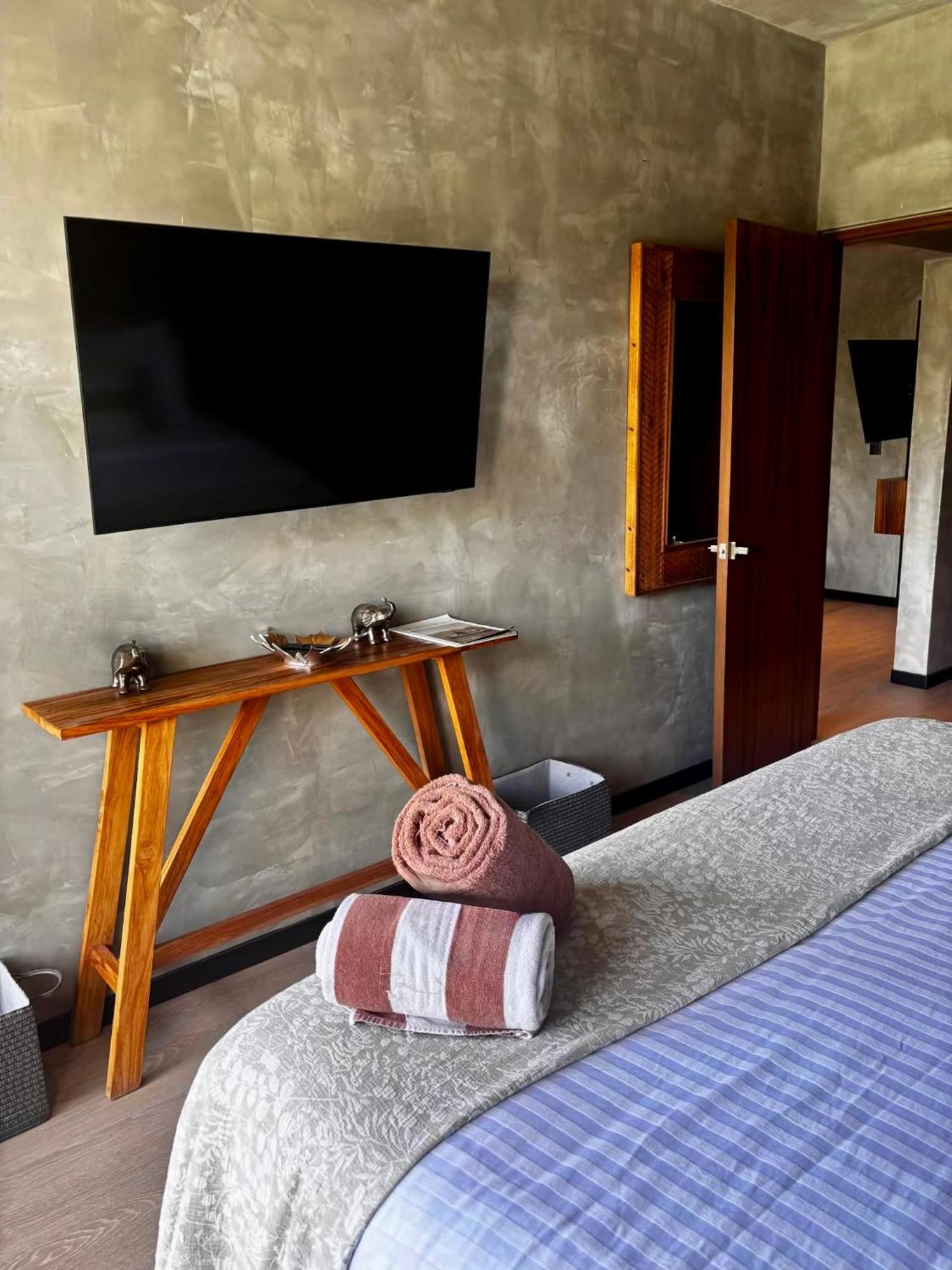 New! Modern Escape, Tuk Tierra In Apartment