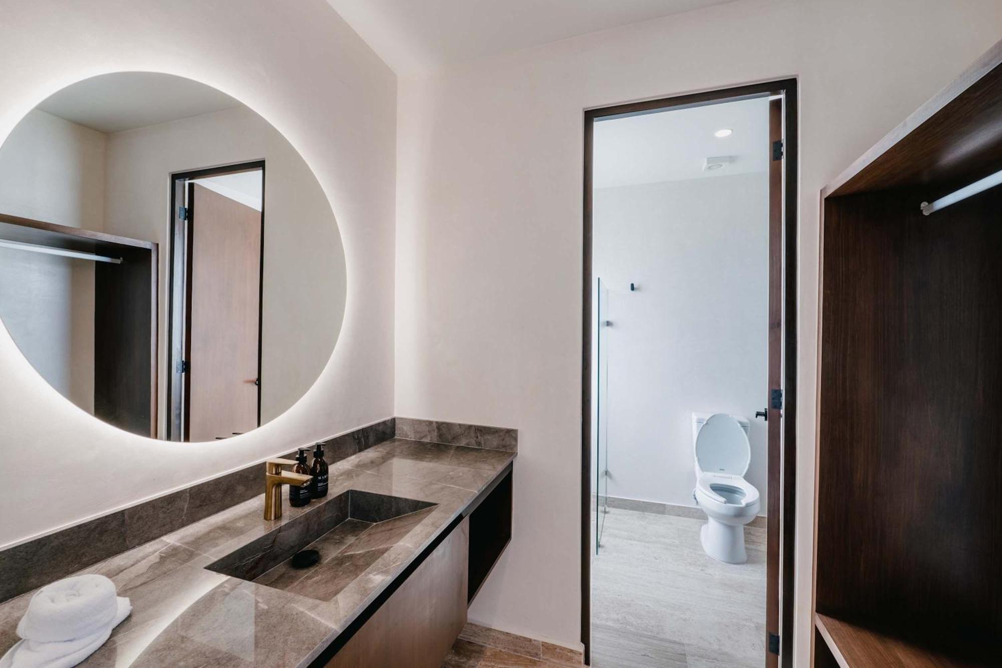 Luxury Penthouse Private Rooftop Pool Concierge Apartment