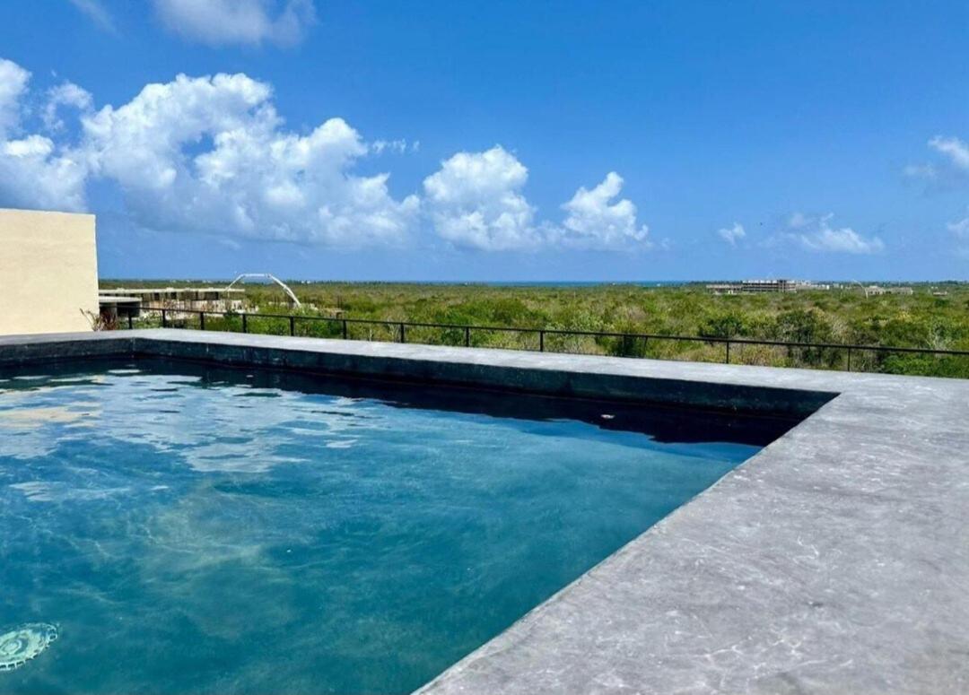 Apartment Close To The Quiet Modern Laundry Roof Pool