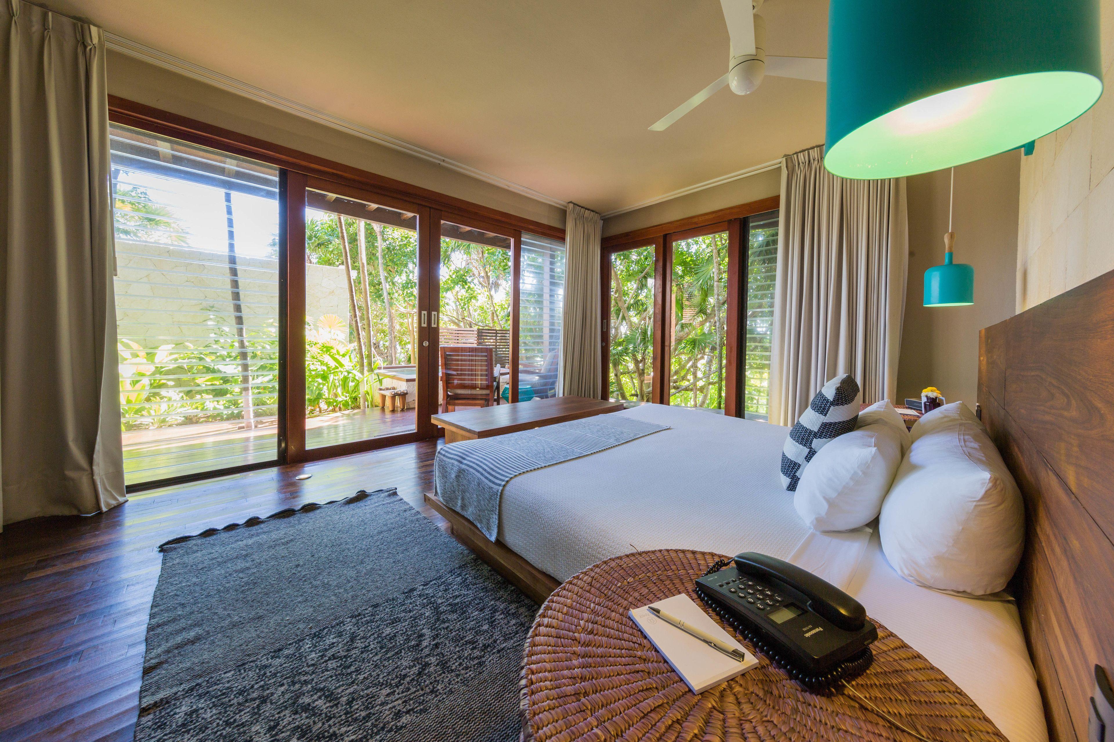 Mi By La Zebra, An Slh (adults Only) 5*