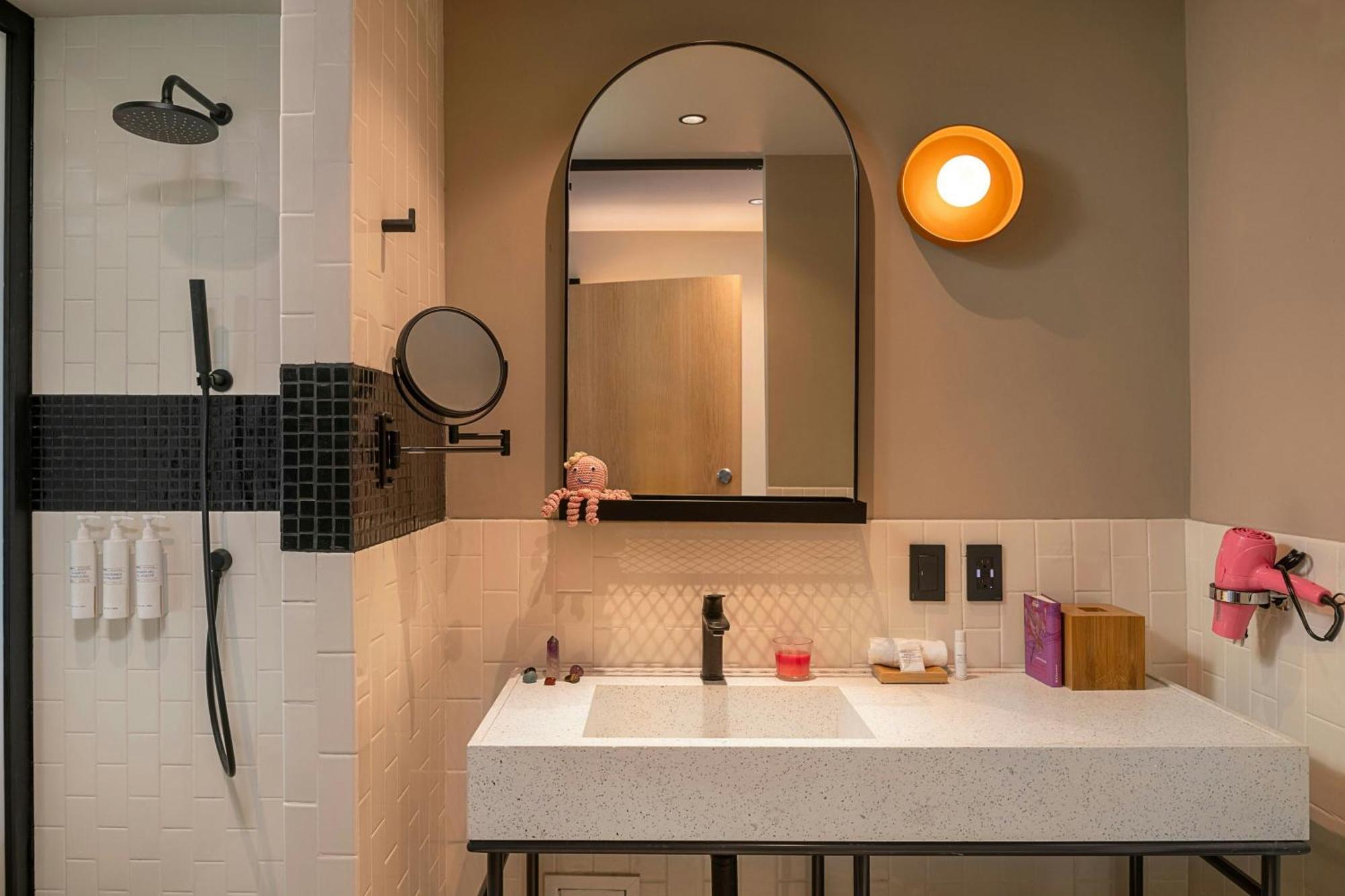 Hotel Moxy 3*