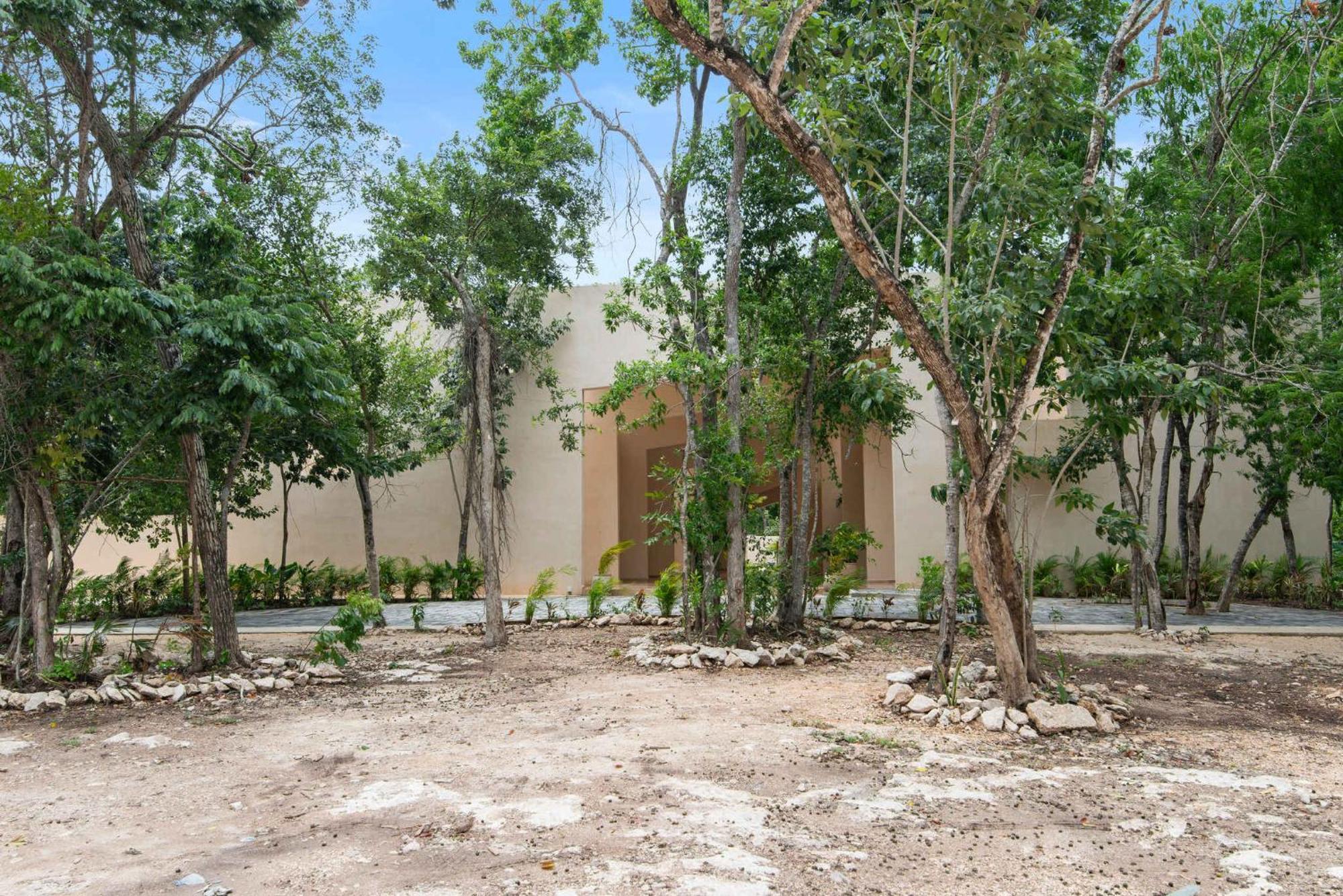 Apartment Stylish 1br With Private Pool & Balcony