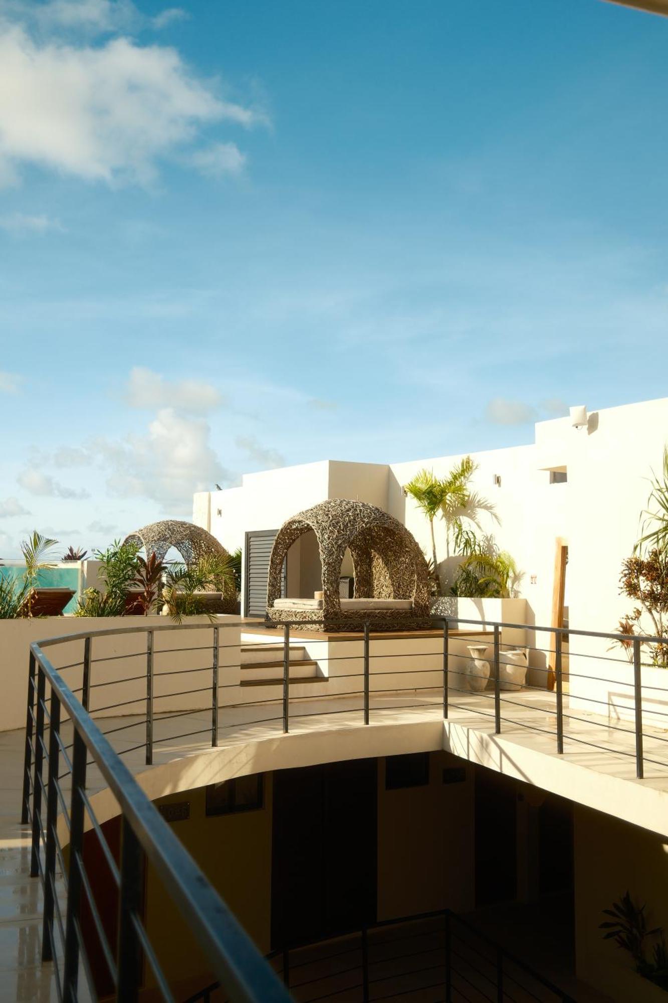 Downtown Penthouse With Private Pool, Rooftop Pool And Gym, Short Distance From Beaches, Restaurants & Nightlife *