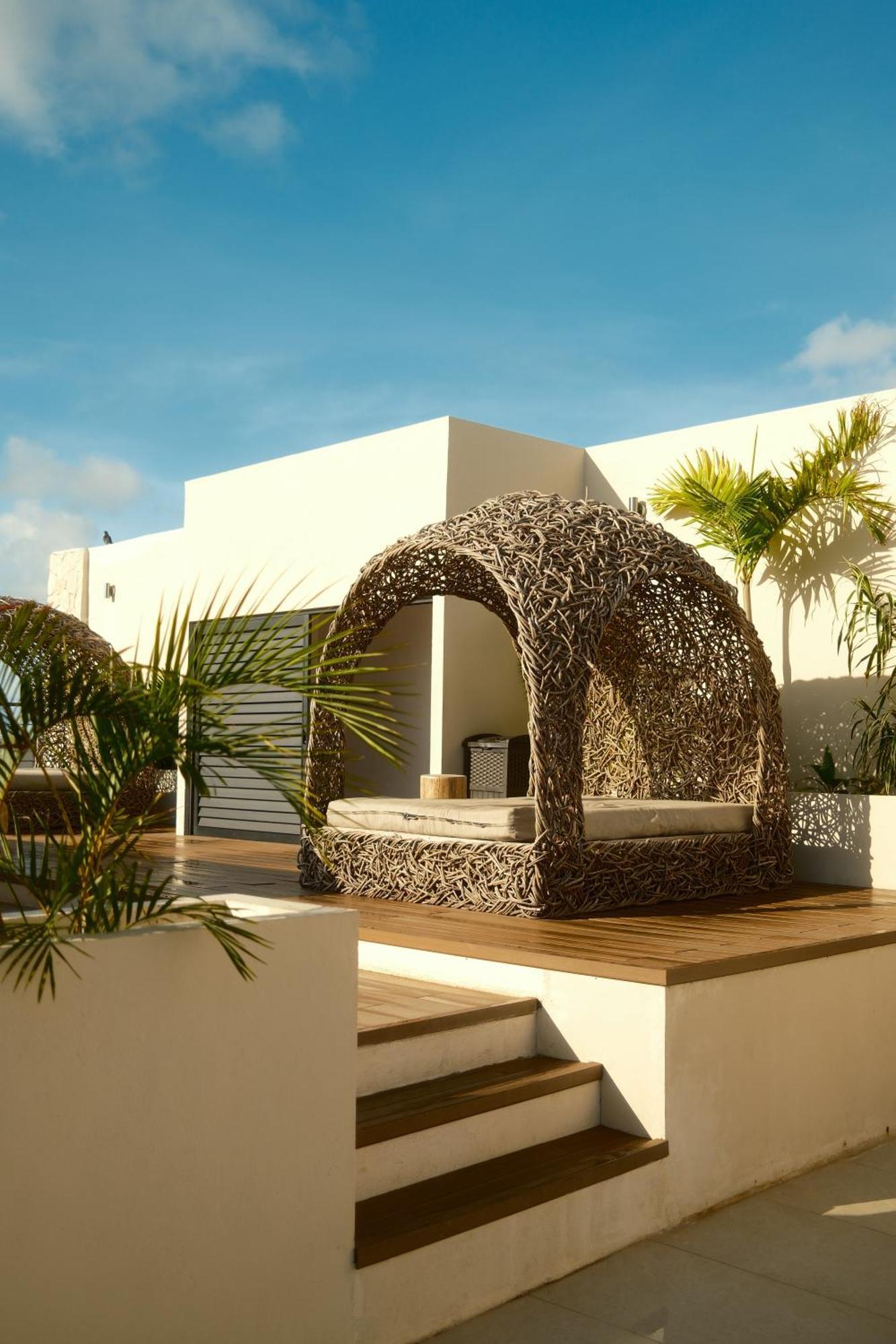 Downtown Penthouse With Private Pool, Rooftop Pool And Gym, Short Distance From Beaches, Restaurants & Nightlife * Tulum