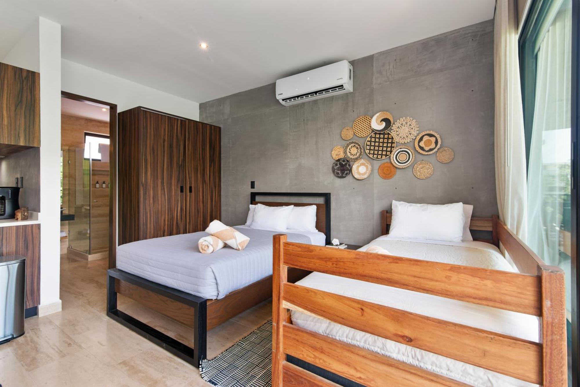 Unwind | Private Balcony & Rooftop Pools | Casago Holiday home *