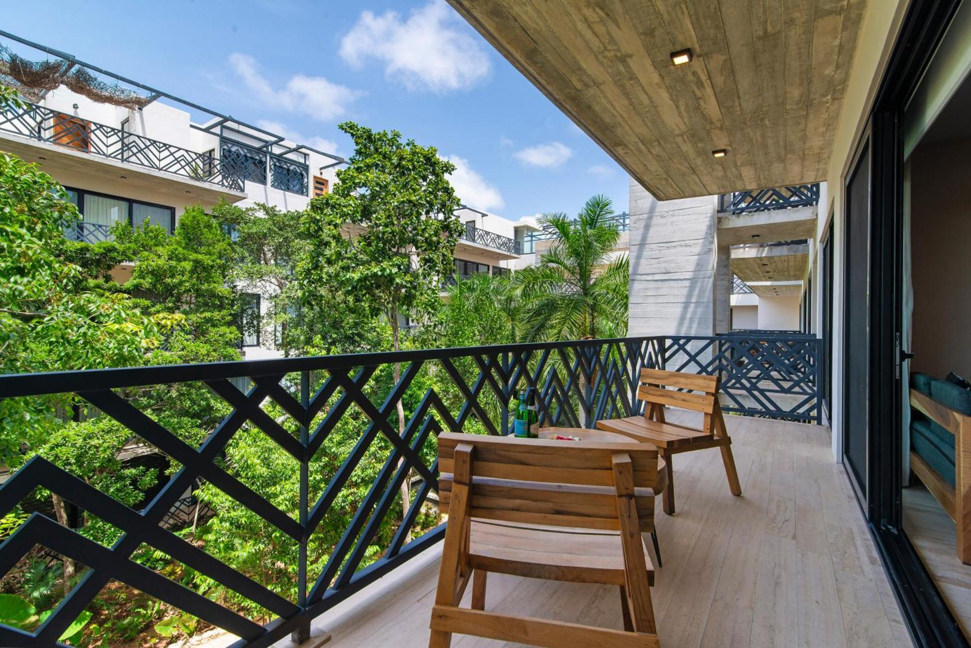 Unwind | Private Balcony & Rooftop Pools | Casago Holiday home Tulum