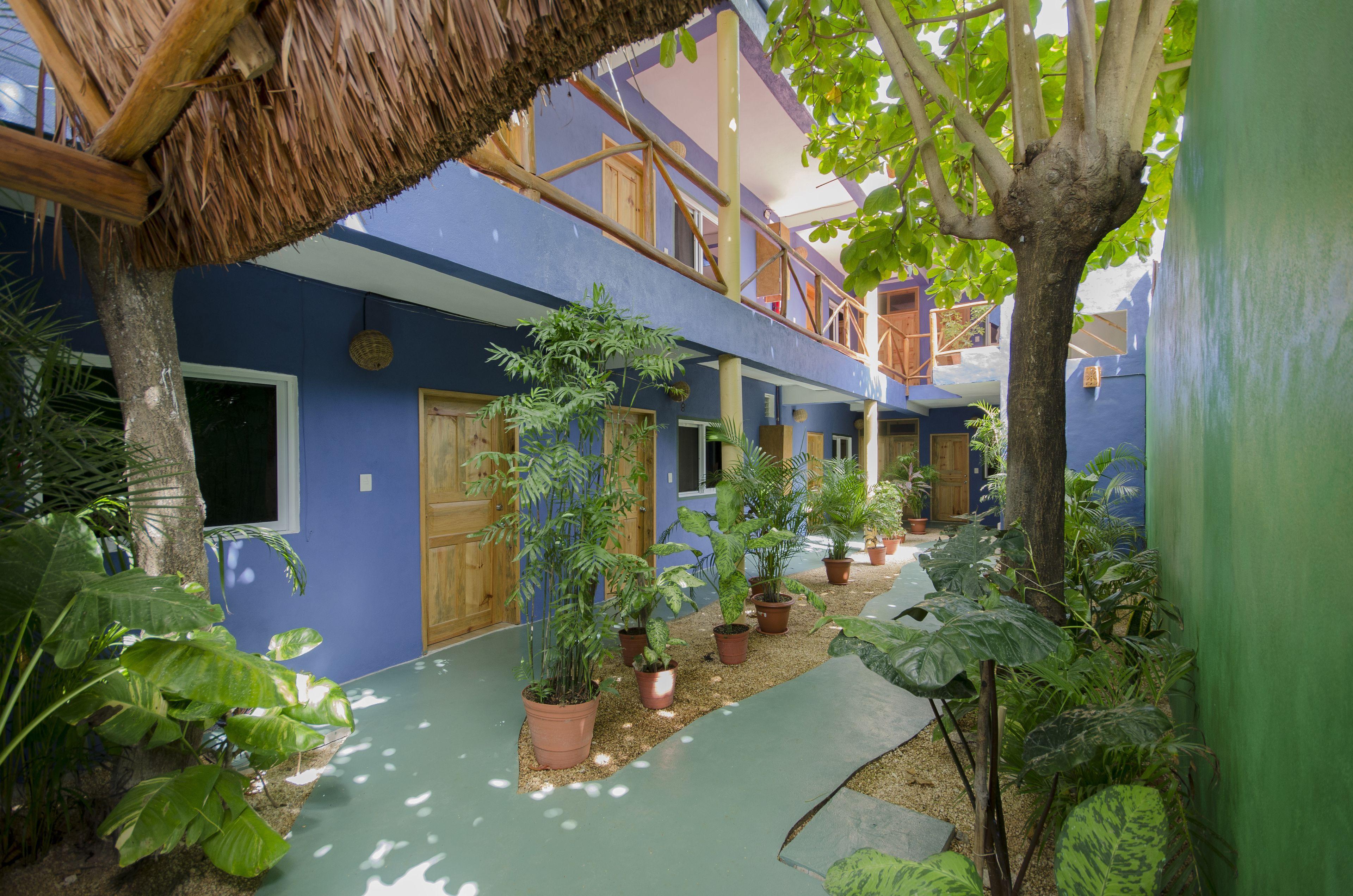 Casa Almendro Hotel