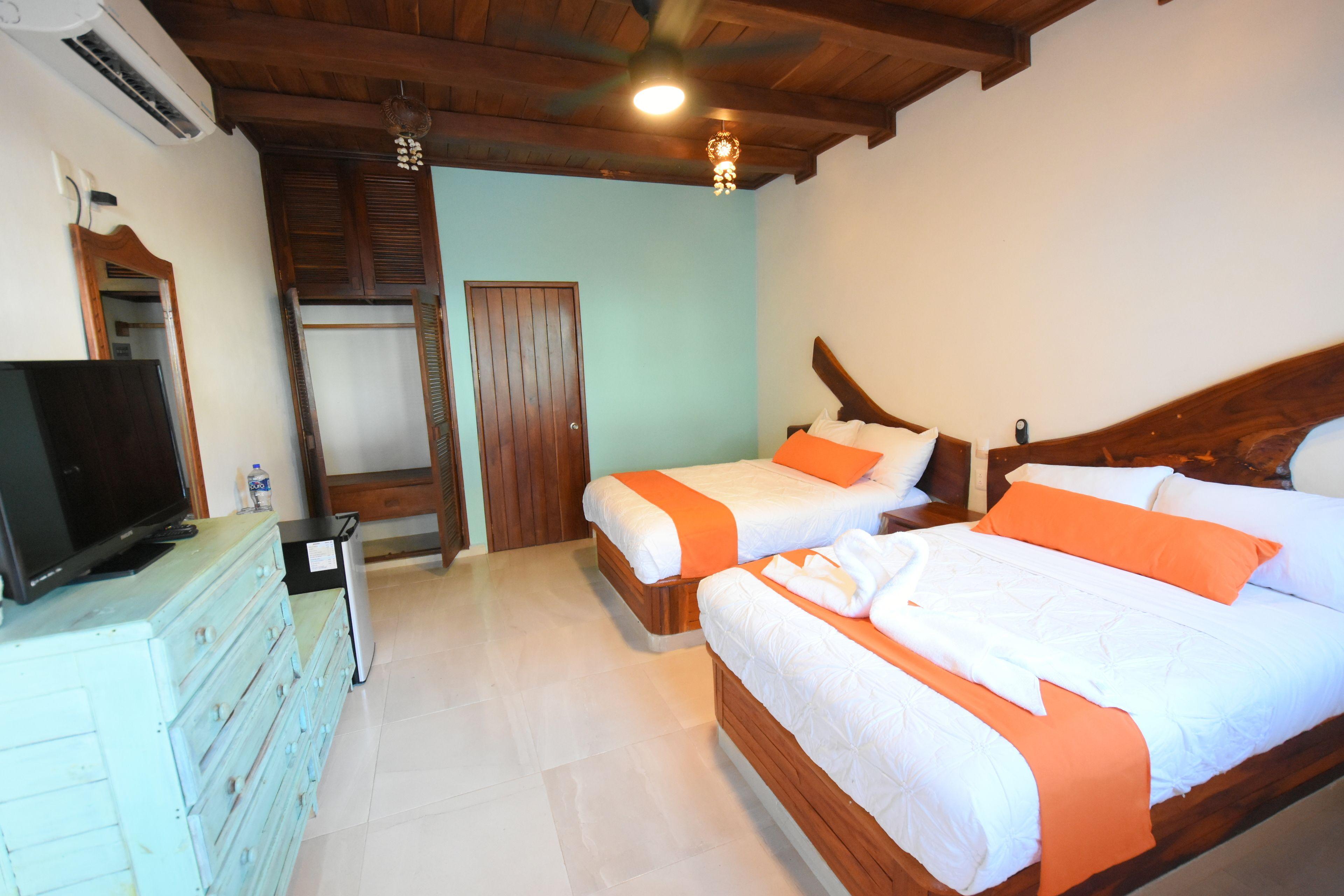 Hotel Hacienda Dos Ojos