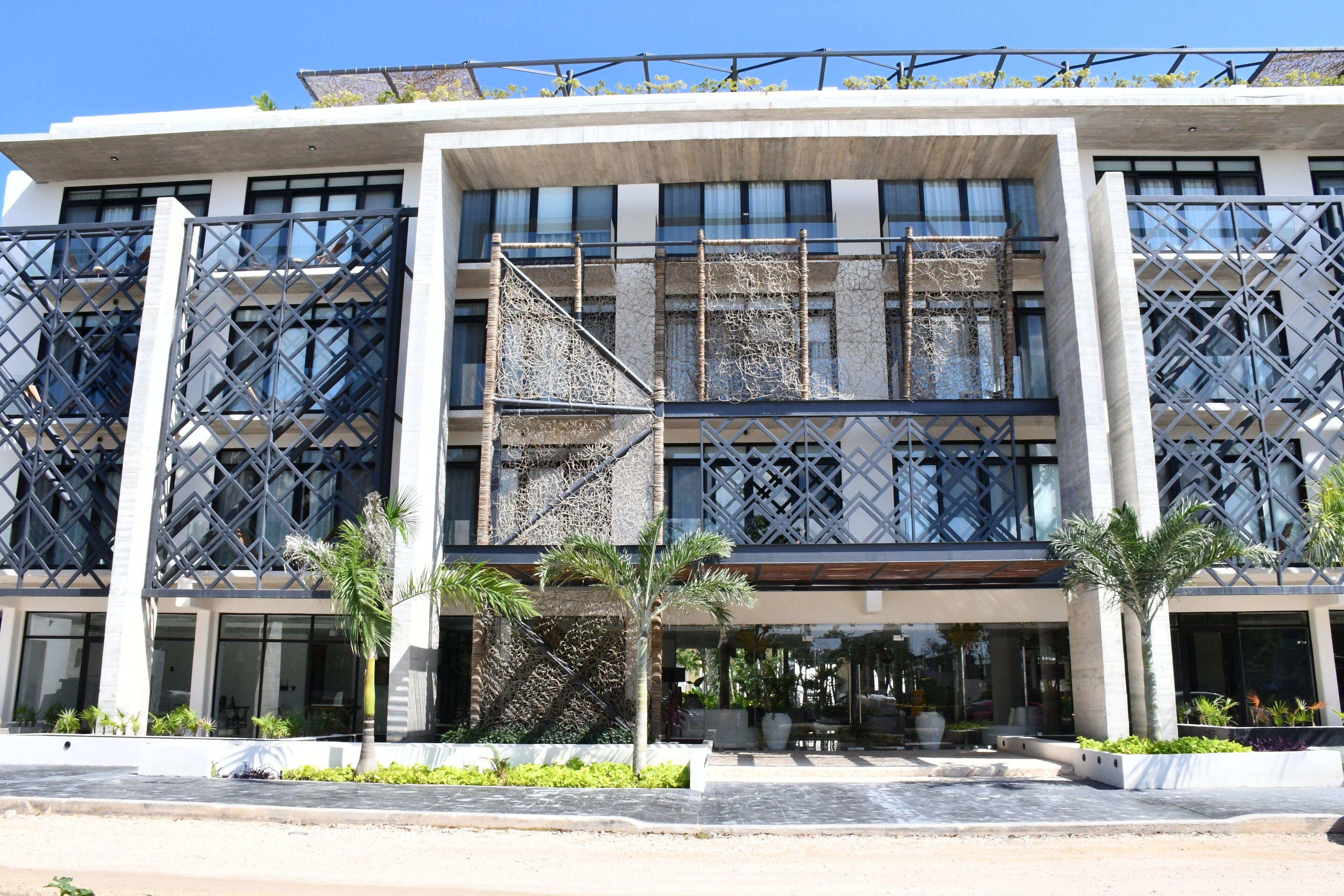 Hotel Palais By The Spot *