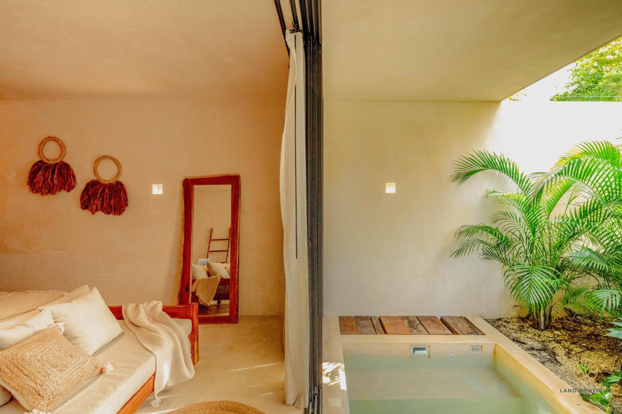 Muunek By Land Boutique Aparthotel 4*