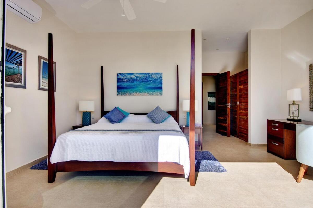 Beachfront Luruxy In Villa