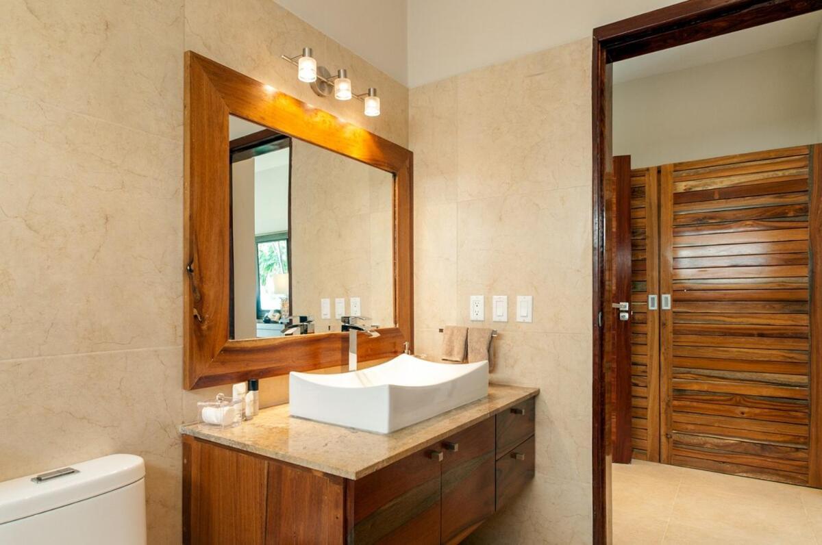 Beachfront Luruxy In *