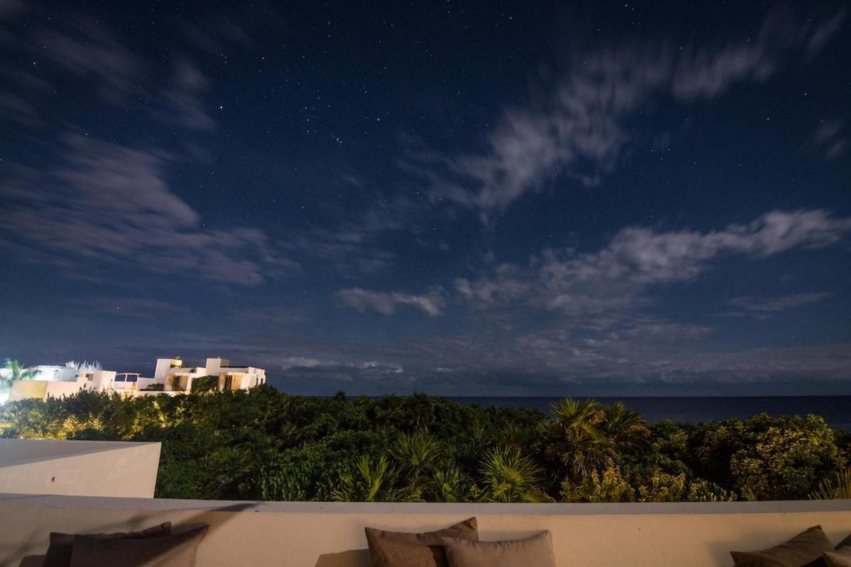 Beachfront Luruxy In Villa *