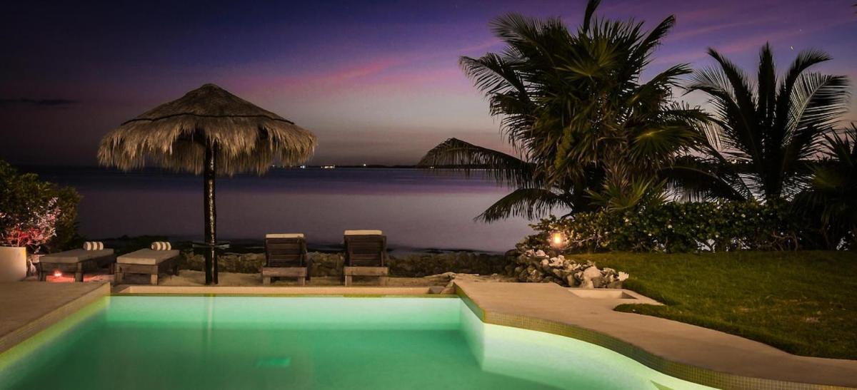 Beachfront Luruxy In