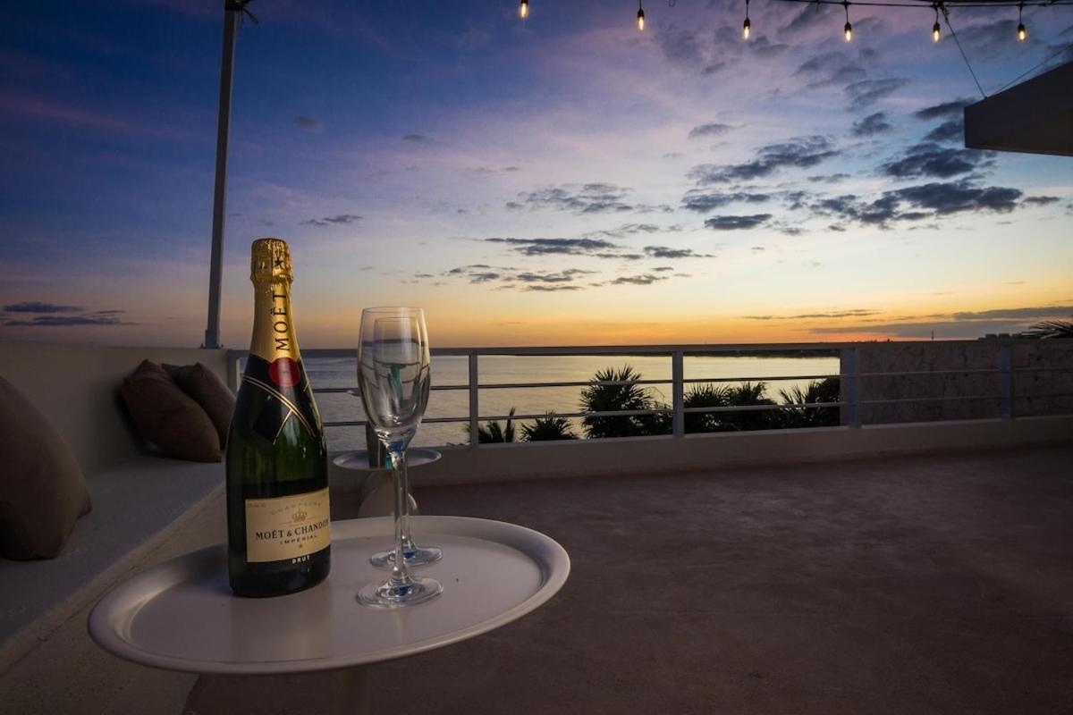 Villa Beachfront Luruxy In