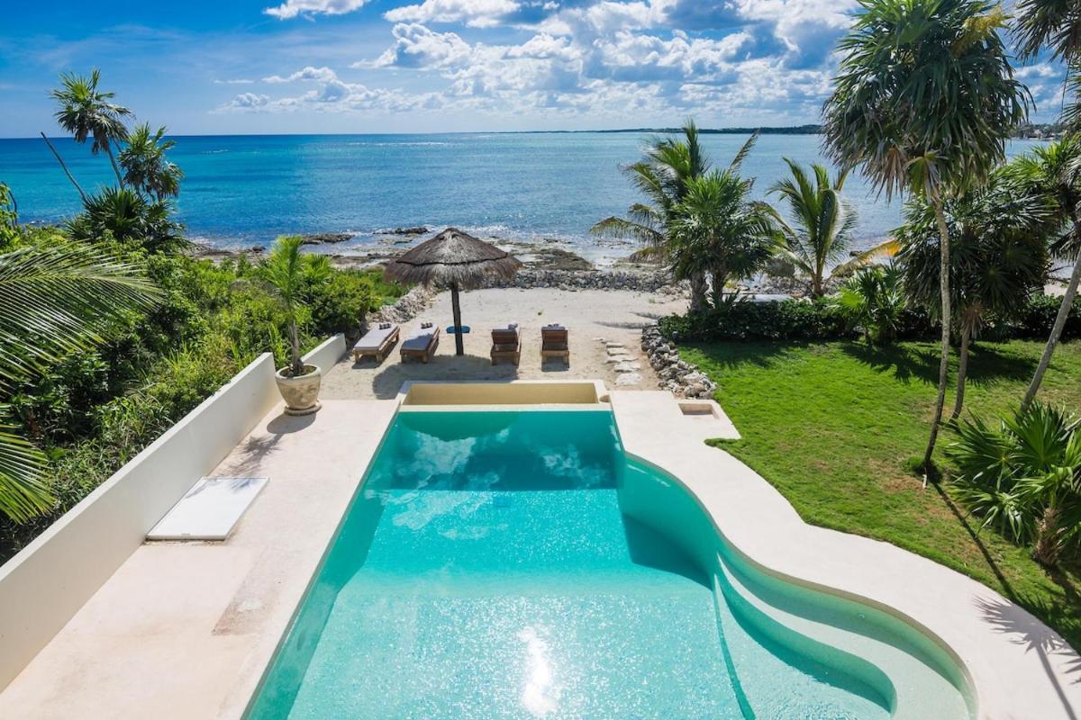 Beachfront Luruxy In Villa Tulum