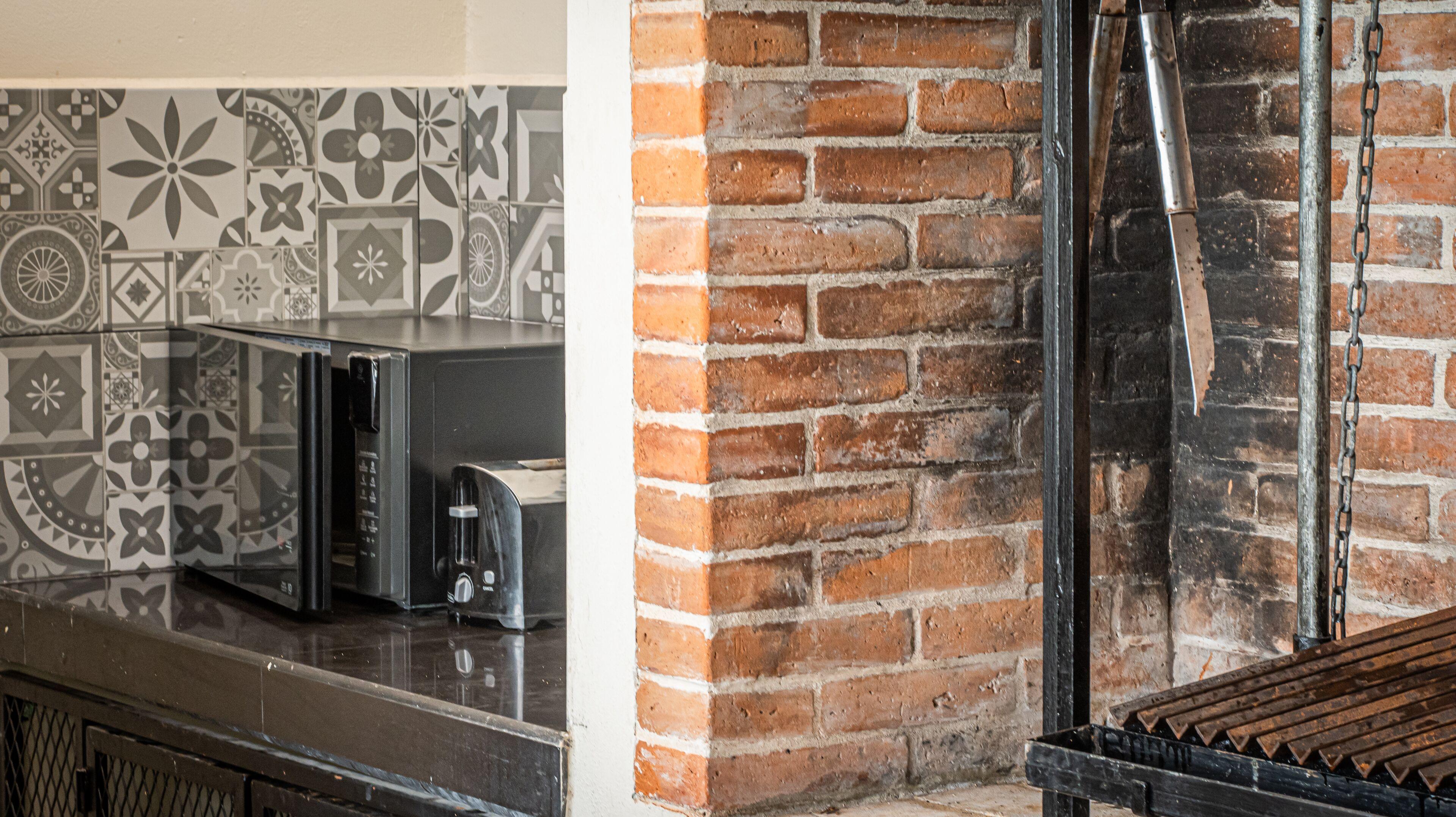 Moonshine & Hotel 3*