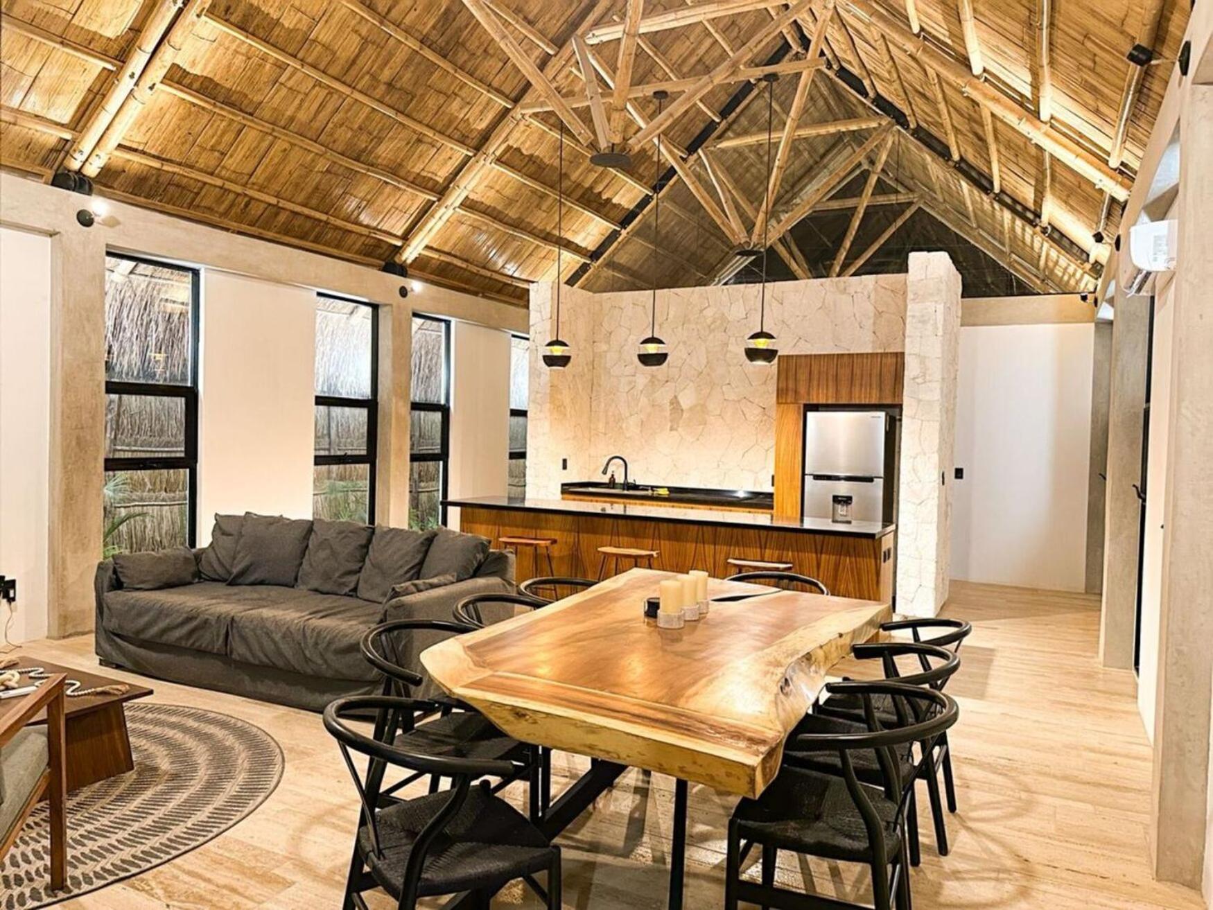 Corazon Toh - Luxury Experience *