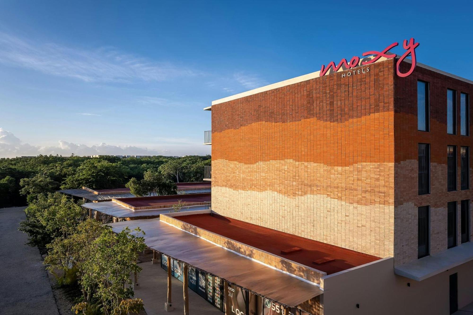 Hotel Moxy 3*