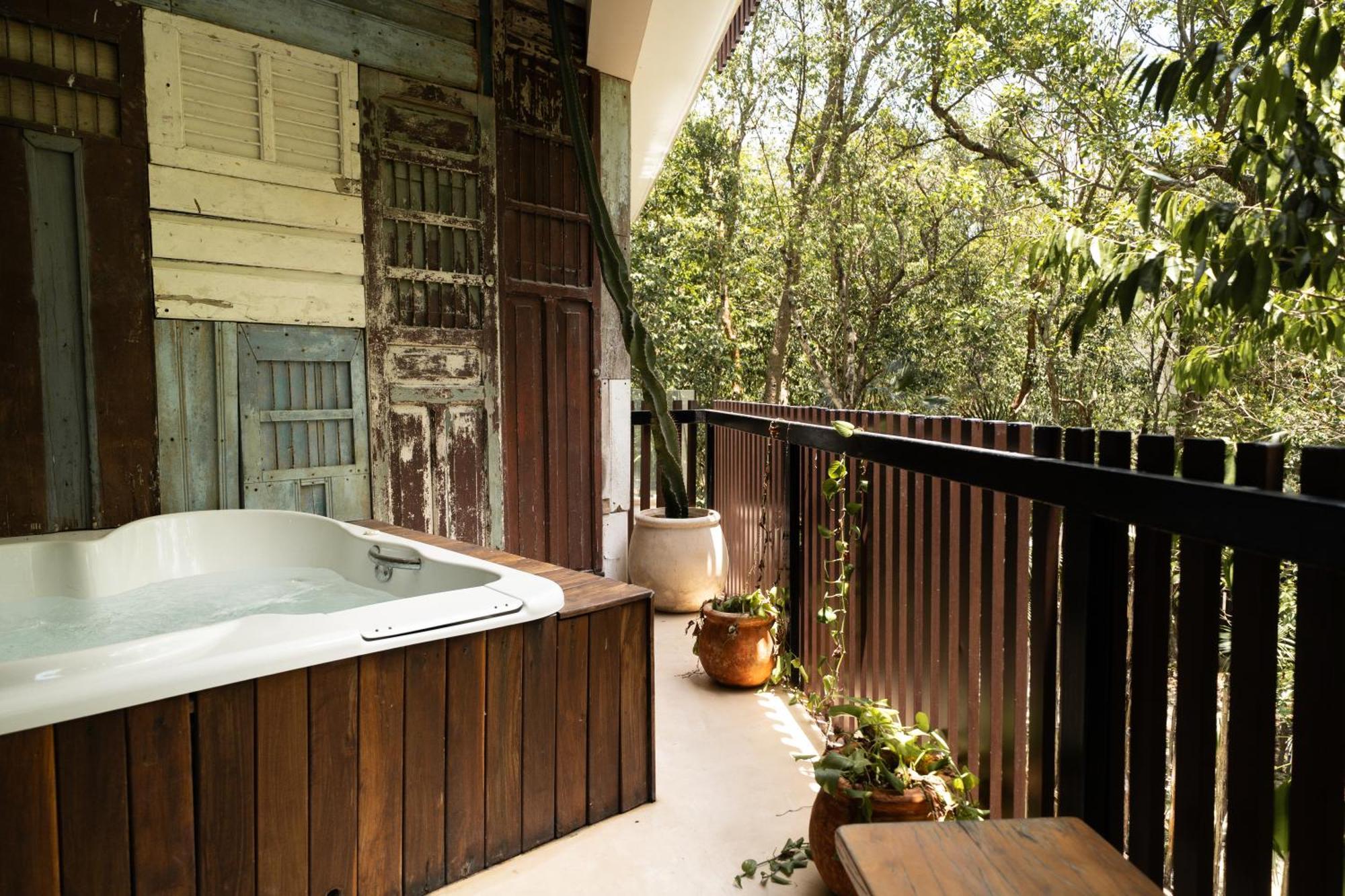 Stylish & Luxury Penthouse & Apartment, Private Pool, Private Hot Tub, Terrace And Roof At Jungle *