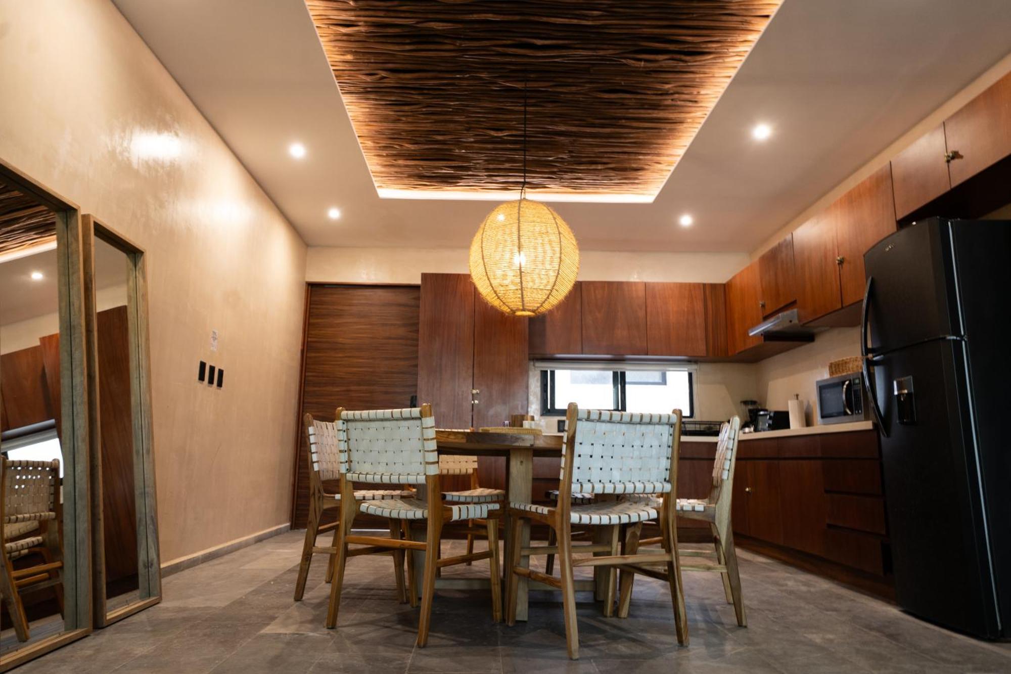 Stylish & Luxury Penthouse & Apartment, Private Pool, Private Hot Tub, Terrace And Roof At Jungle