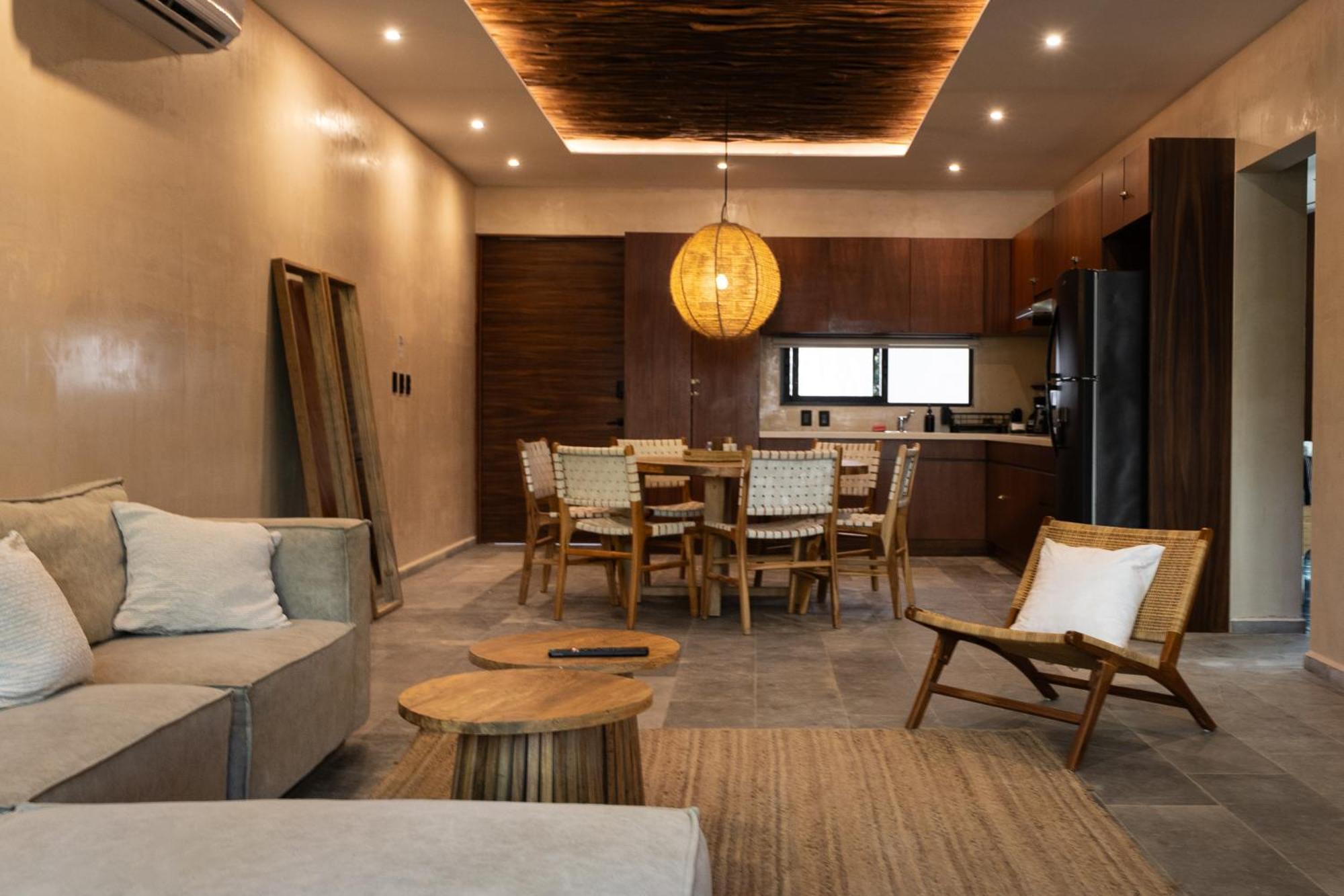 Stylish & Luxury Penthouse & Apartment, Private Pool, Private Hot Tub, Terrace And Roof At Jungle Apartment *