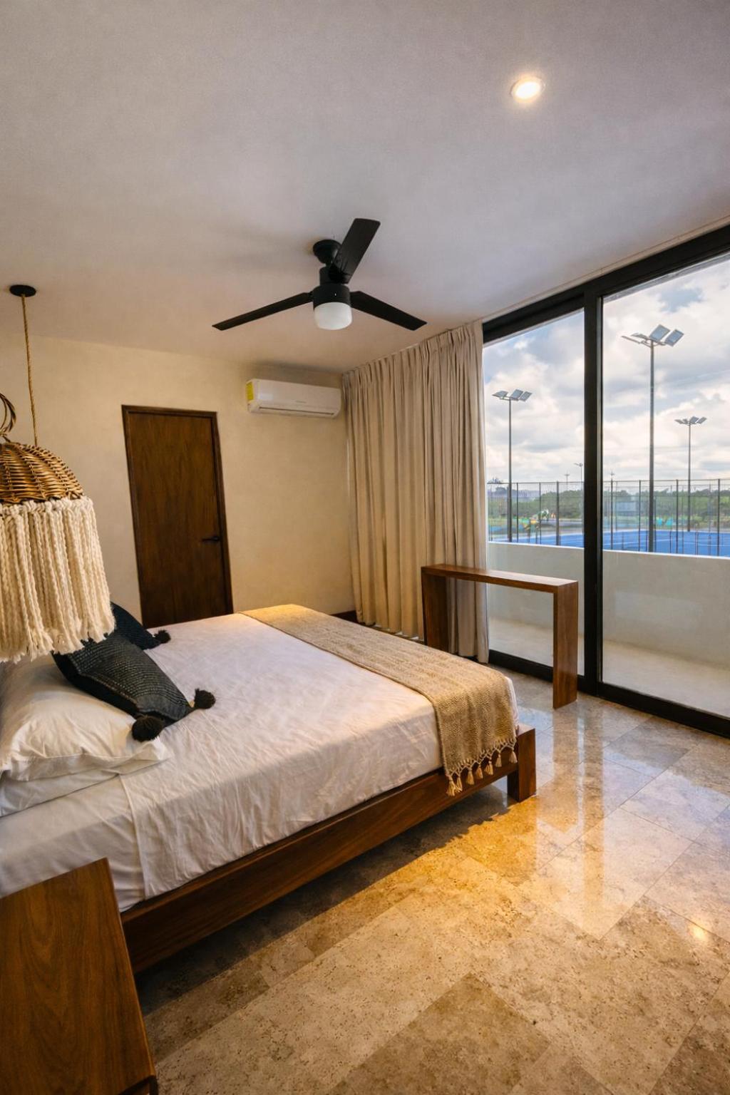 Modern 2 Bedroom 2 Bathroom In Apartment